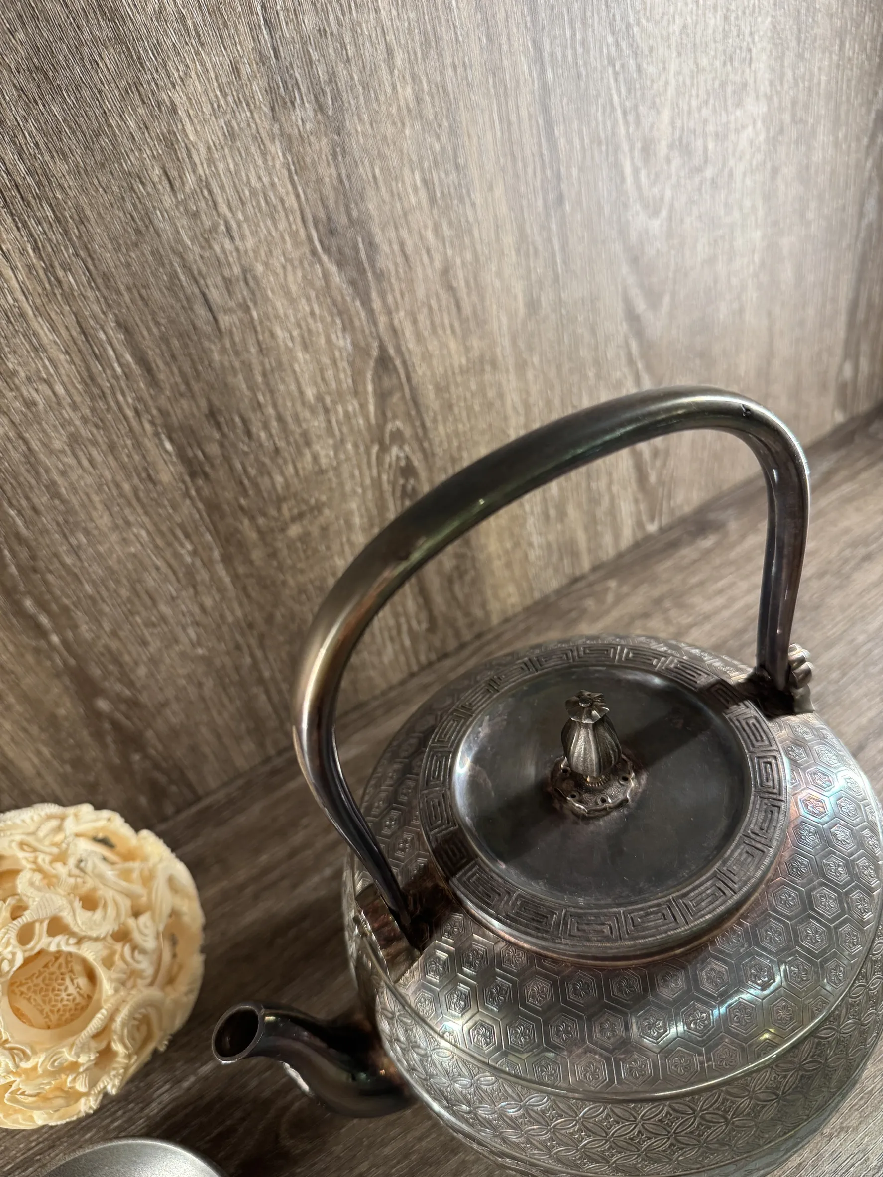 松阪屋作 金襴模樣 純銀湯沸