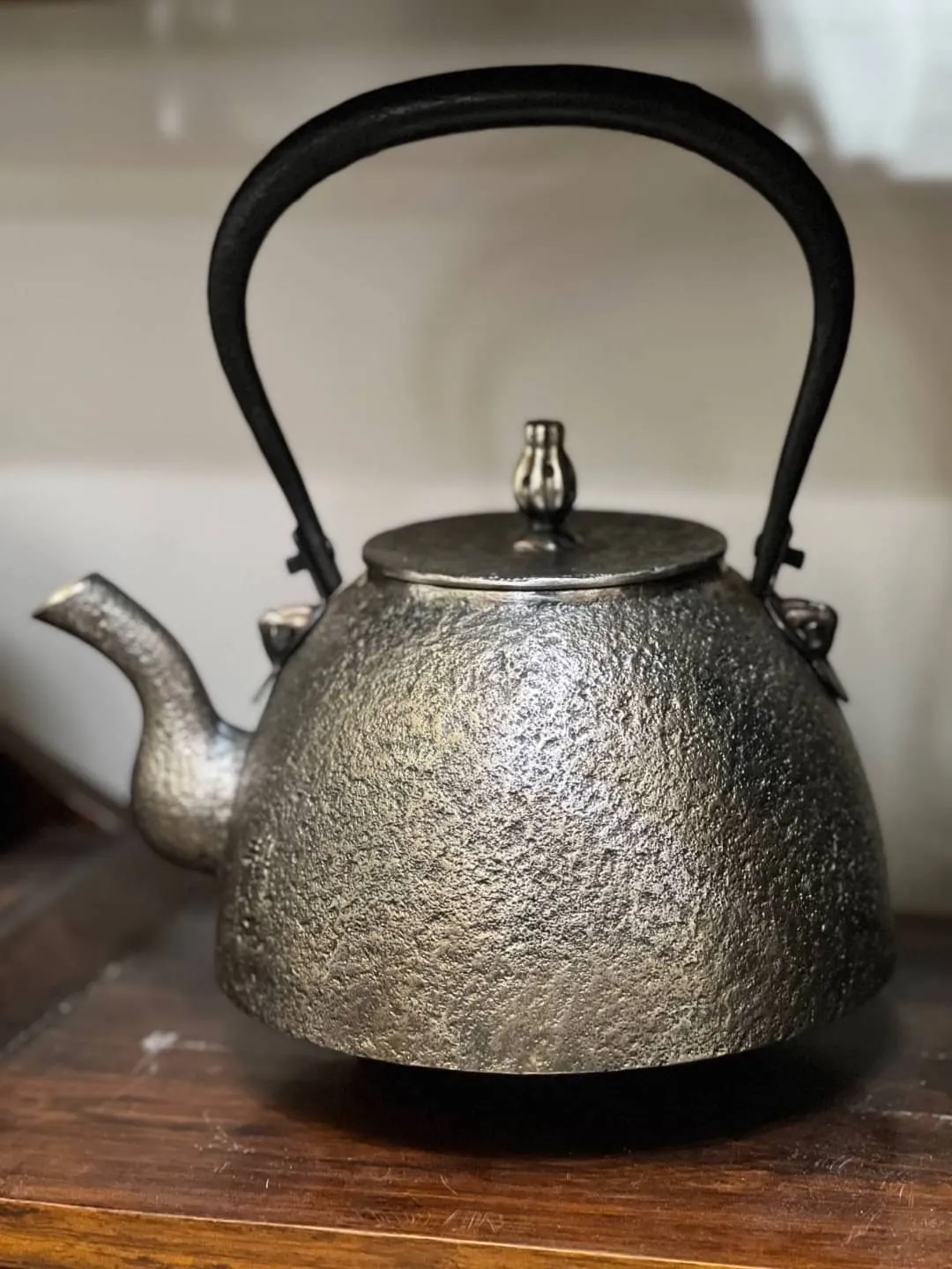 三嚴堂 柳樹鶴尾垂形砂鐵壺