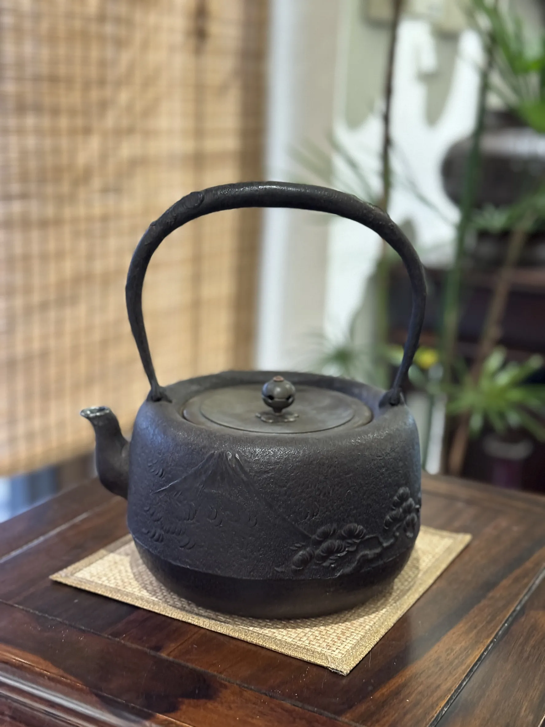 龍盛堂 富士山 雲龍紋 銀口 老鐵壺