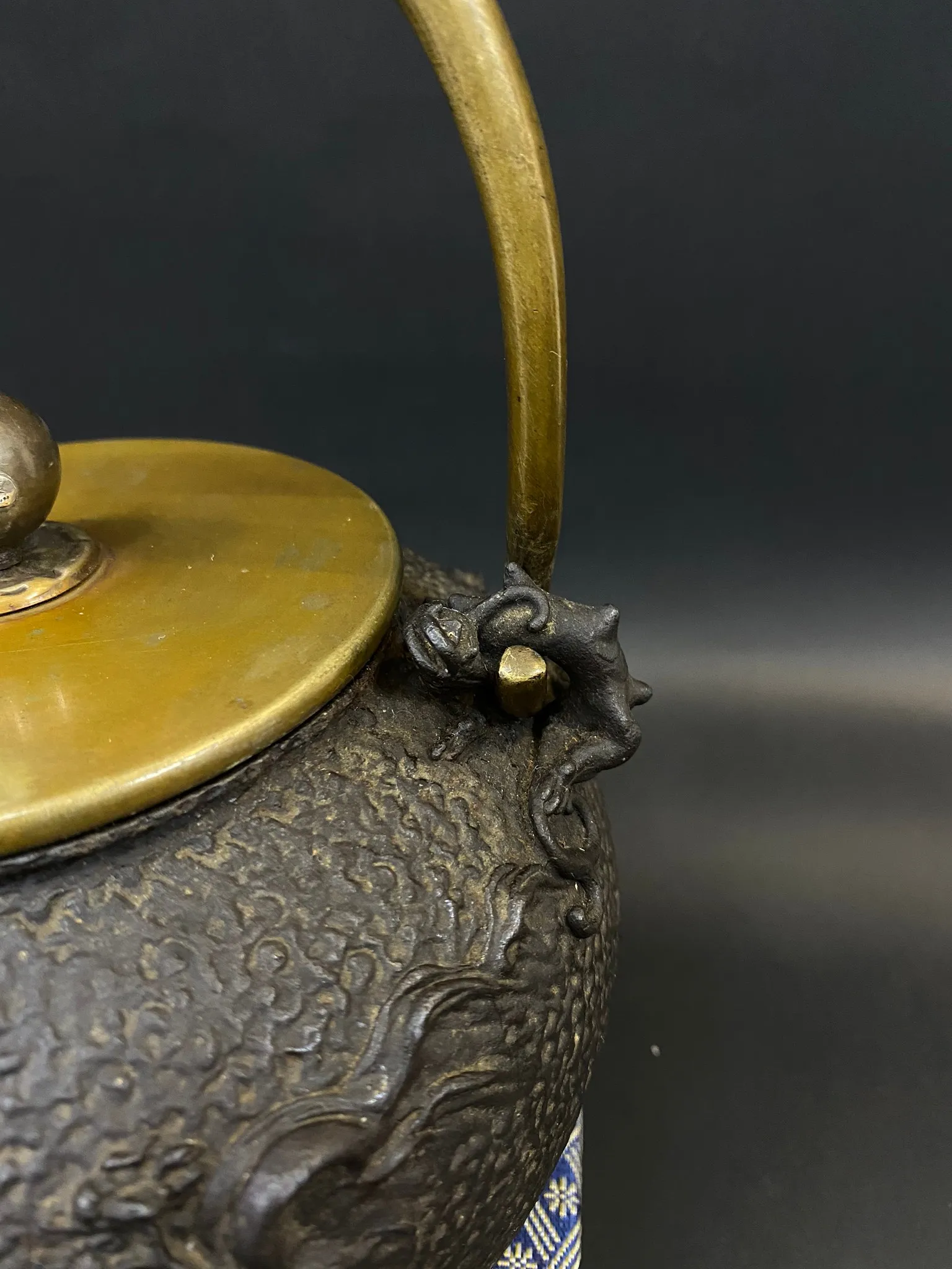 龜文堂 寶珠型波千鳥嵌銀