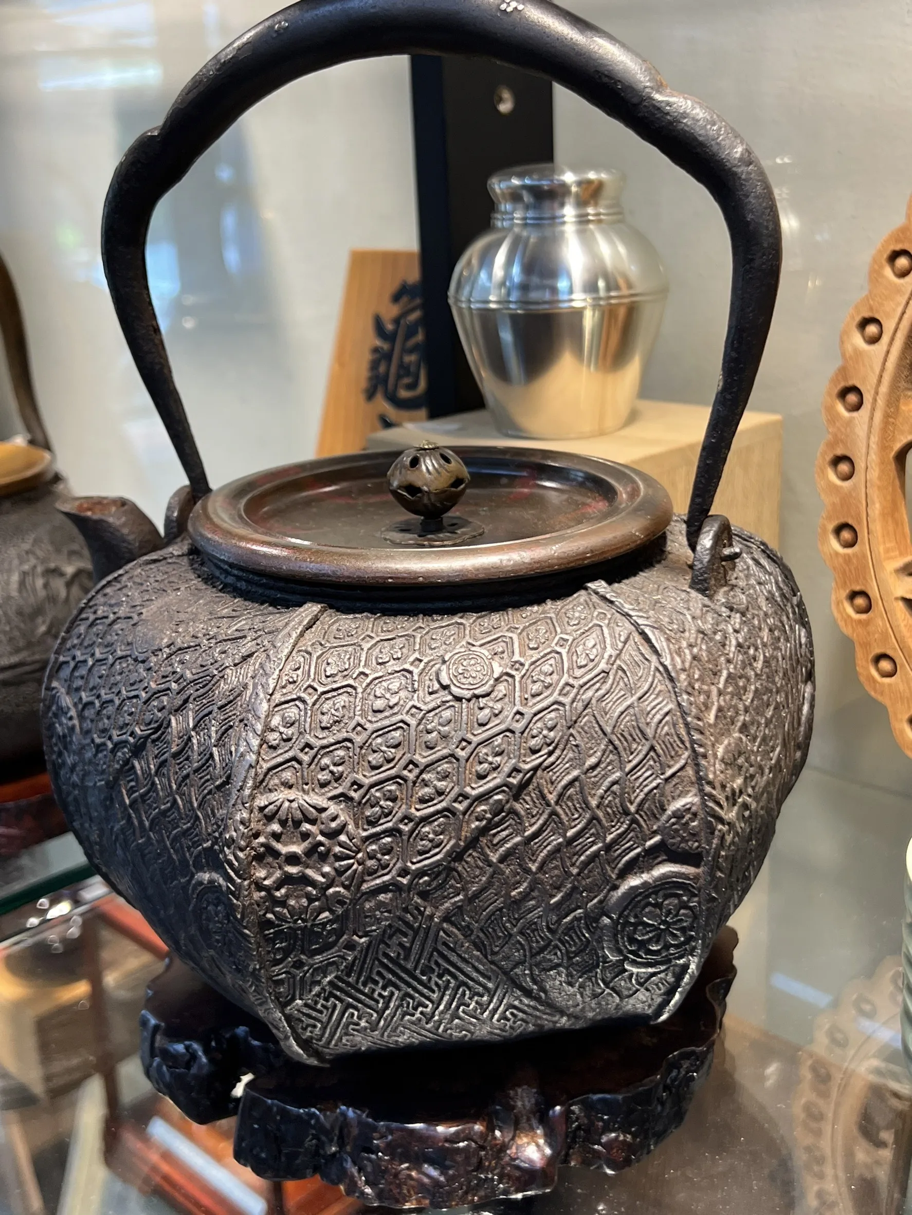 明治時期 龍文堂造 六角形櫻花紋老鐵壺