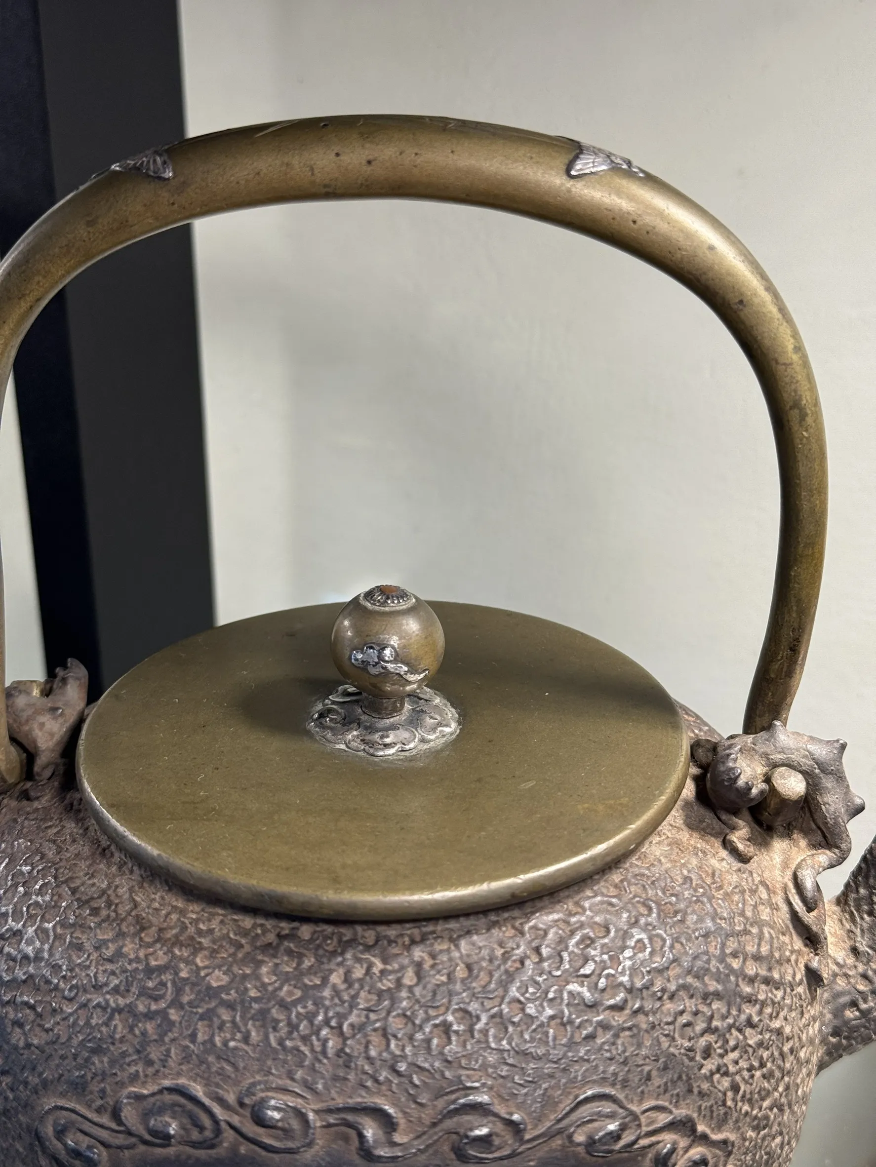 明治末期 龜文堂造 銀象嵌月夜樓閣湖景