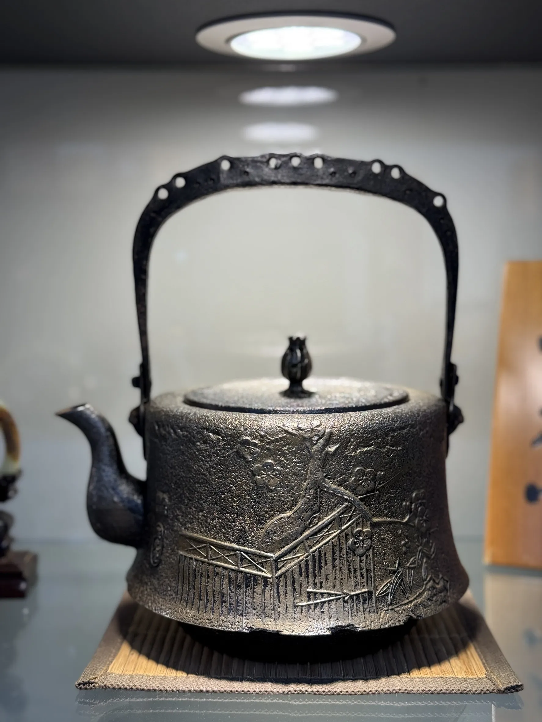 照光堂 歲寒三友 尾垂形 砂鐵壺