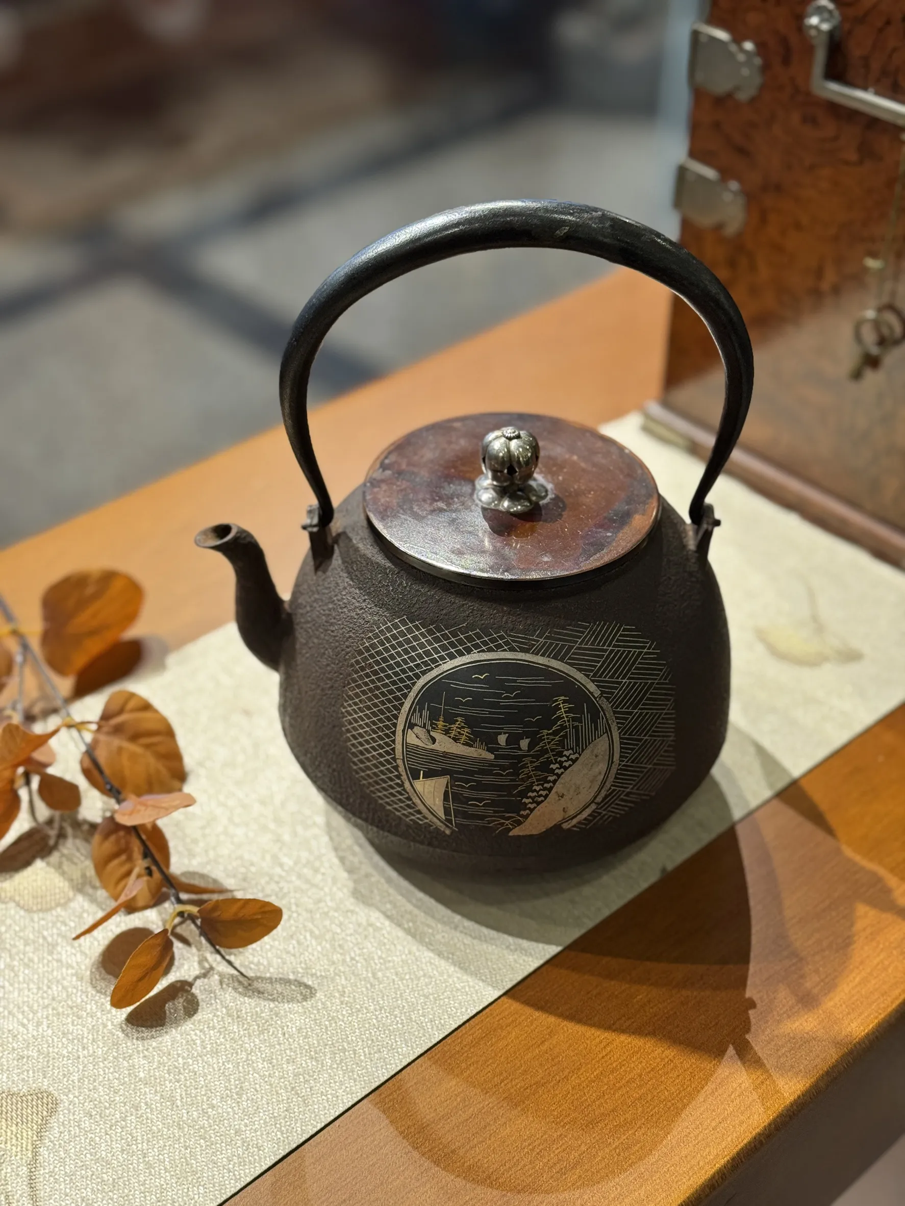 雲色堂開窗錯金銀山水 老鐵瓶