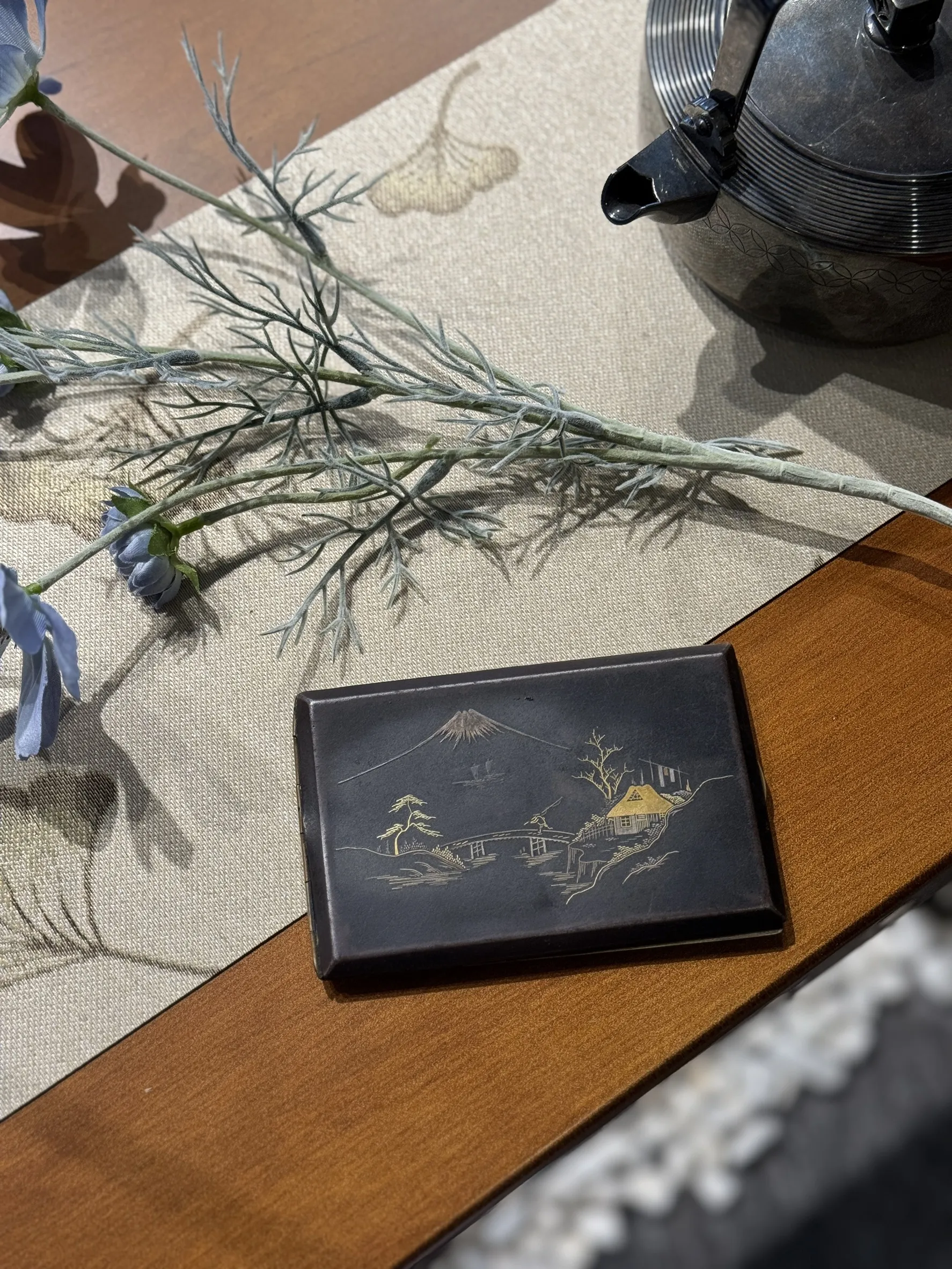 明治時期 嵌純金銀鐵煙盒