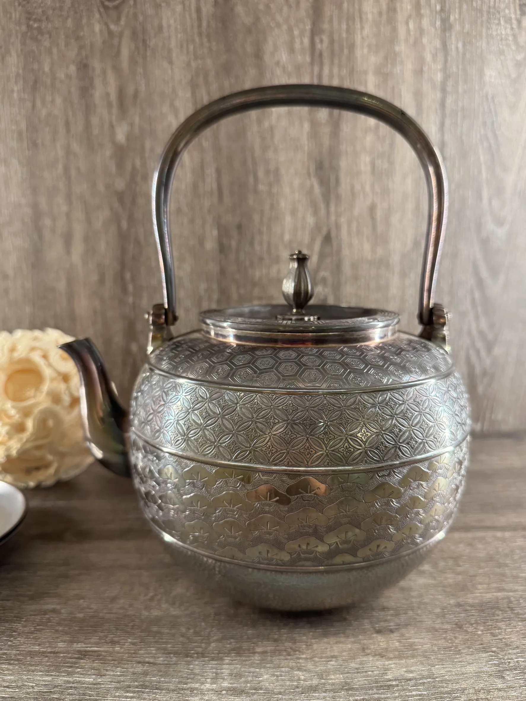 松阪屋作 金襴模樣 純銀湯沸