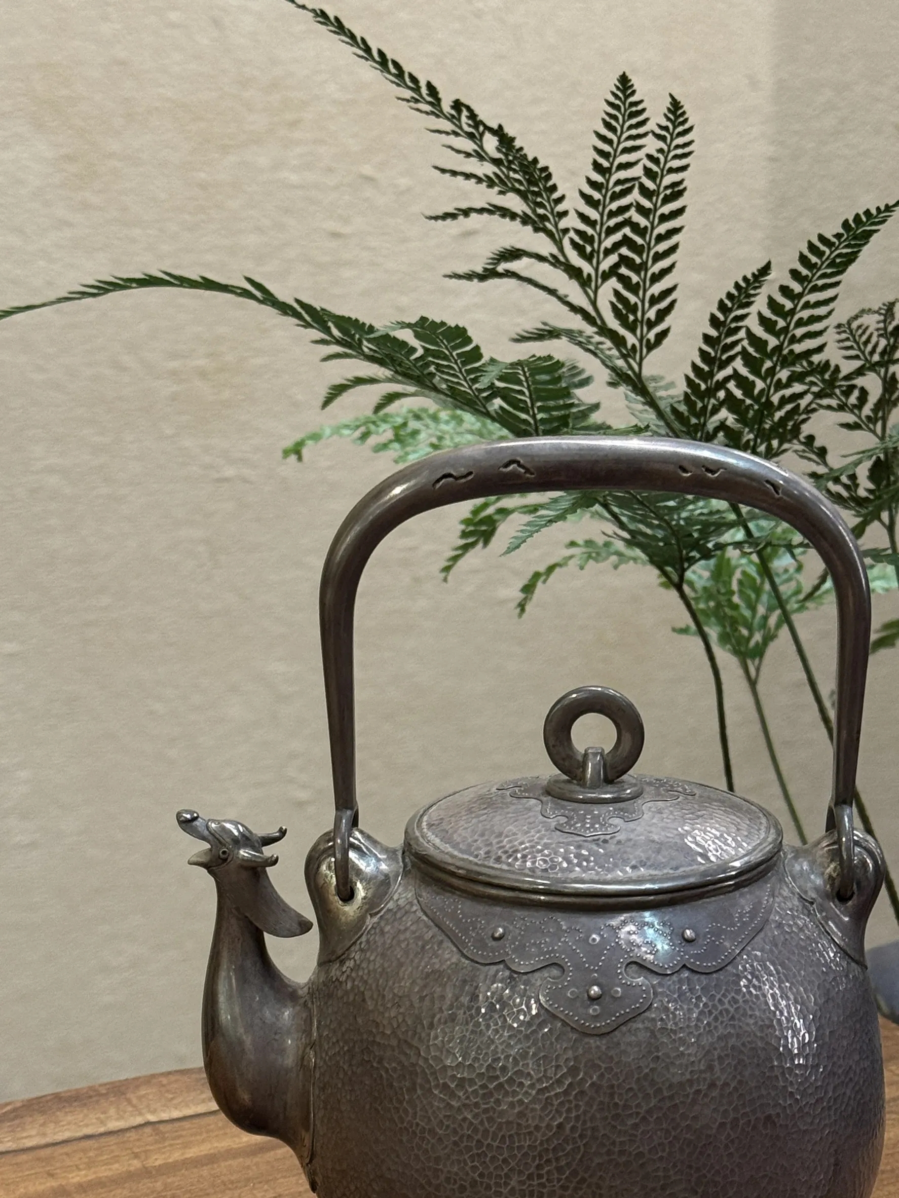 第十代釜師長~名越昌晴作 龍口瓔珞紋燻紫