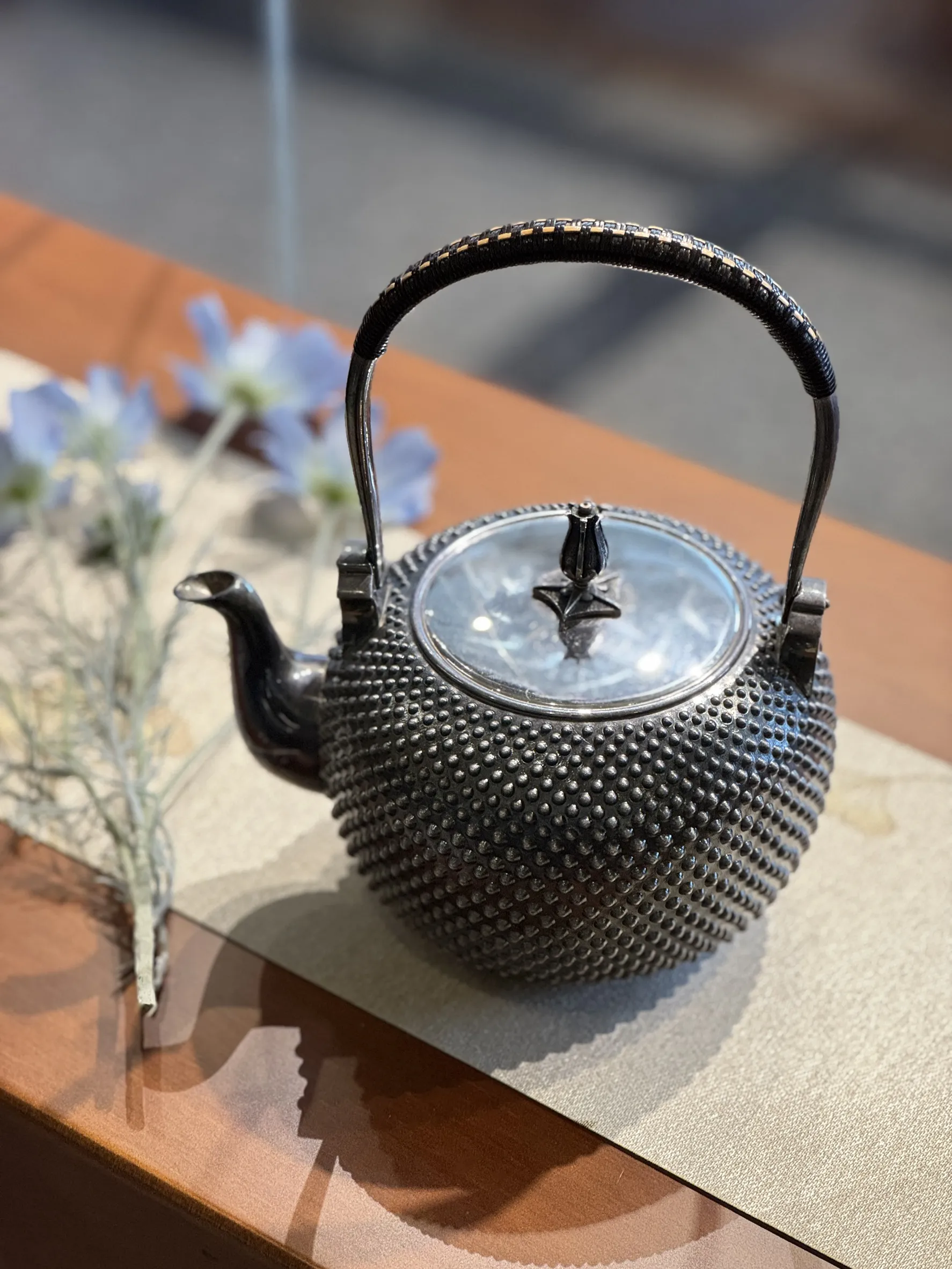 晴山 霰形紋 純銀湯沸