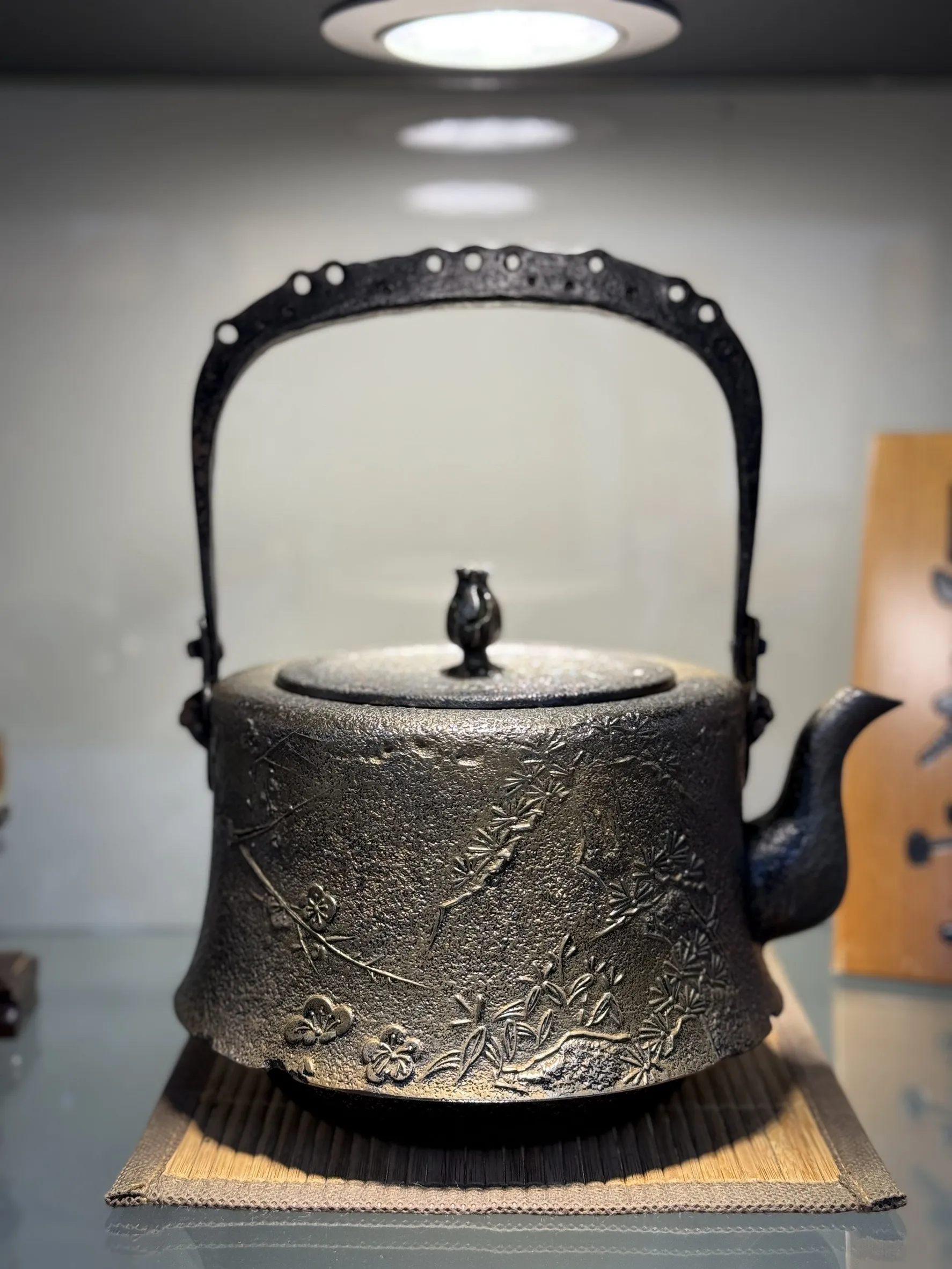 照光堂 歲寒三友 尾垂形 砂鐵壺