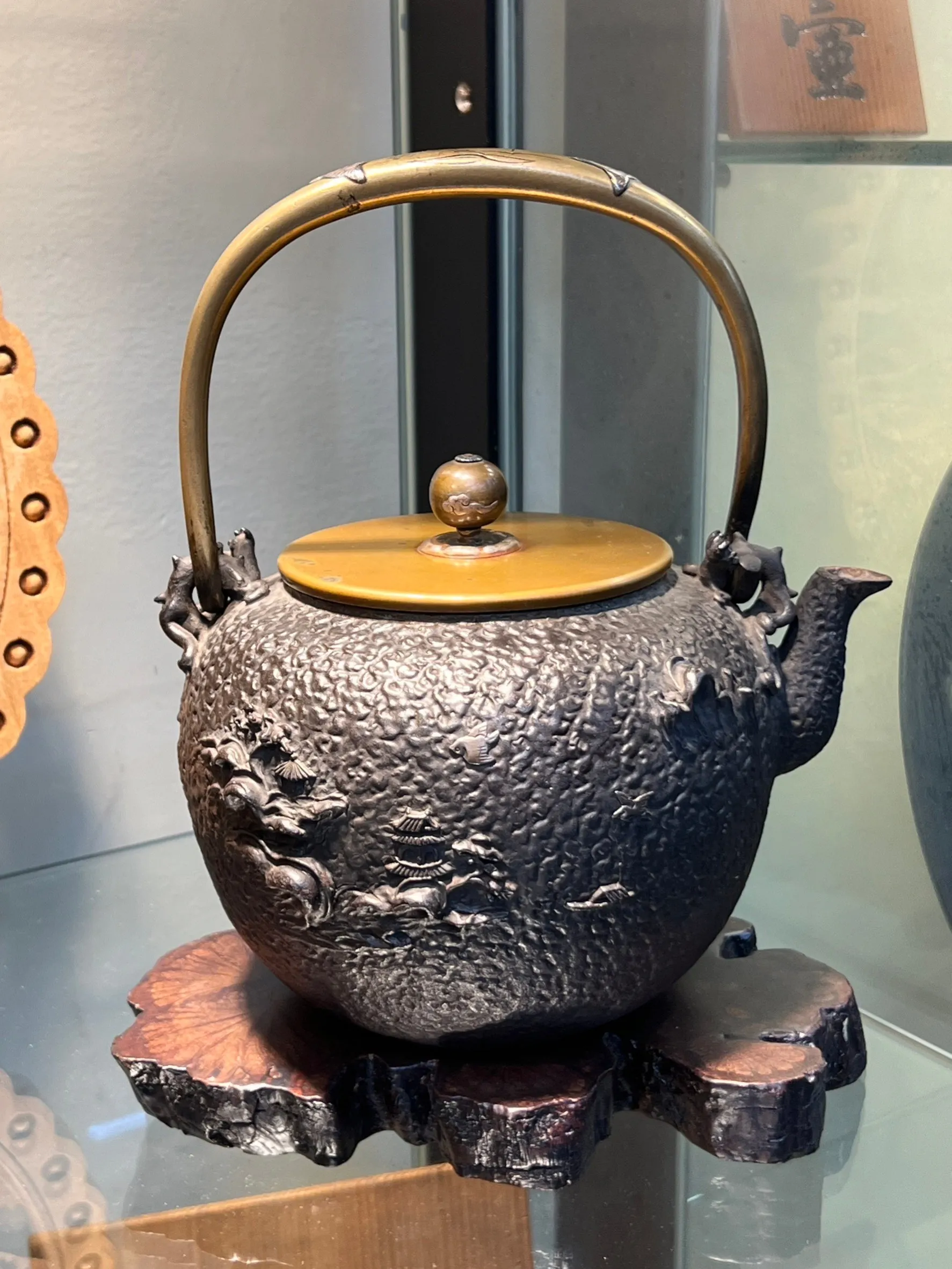 龜文堂寶珠型波千鳥嵌銀老鐵瓶