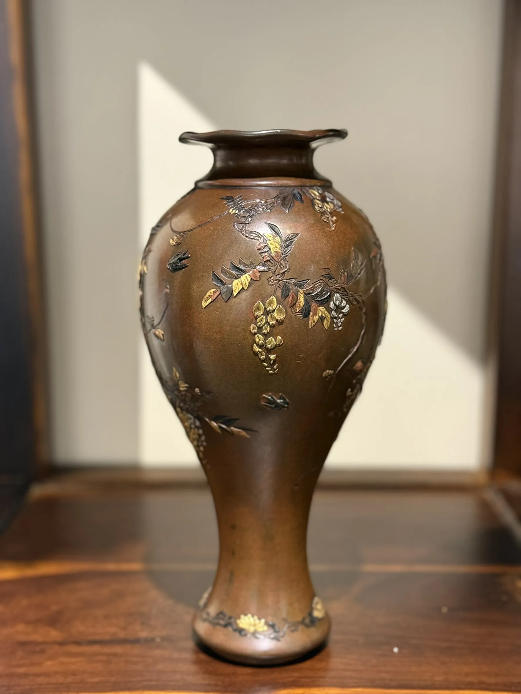 明治時期 宮部薦良造 花鳥金銀鑲嵌銅花瓶