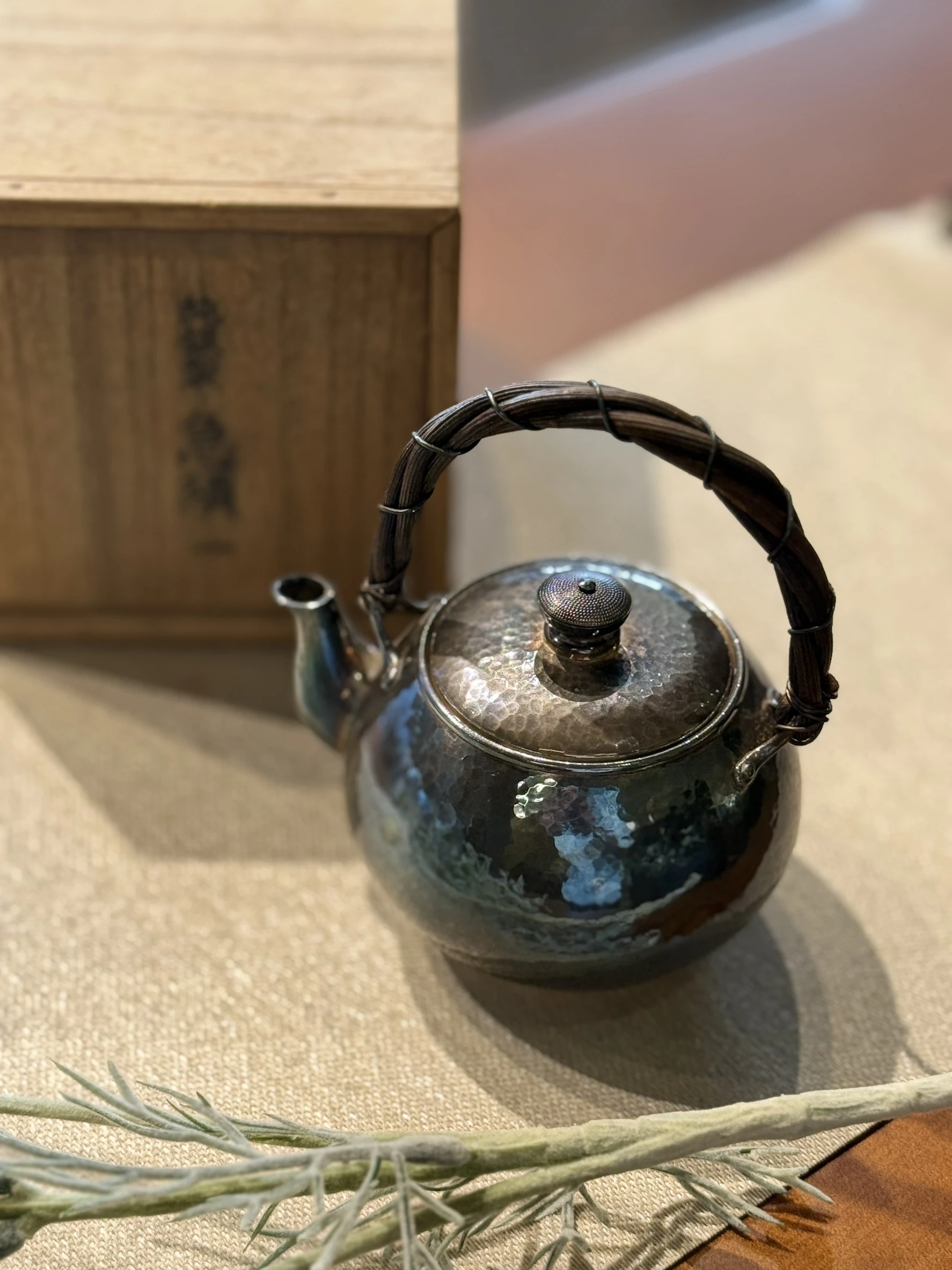 昭和時期  藤提手槌目紋純銀急須(原共箱)
