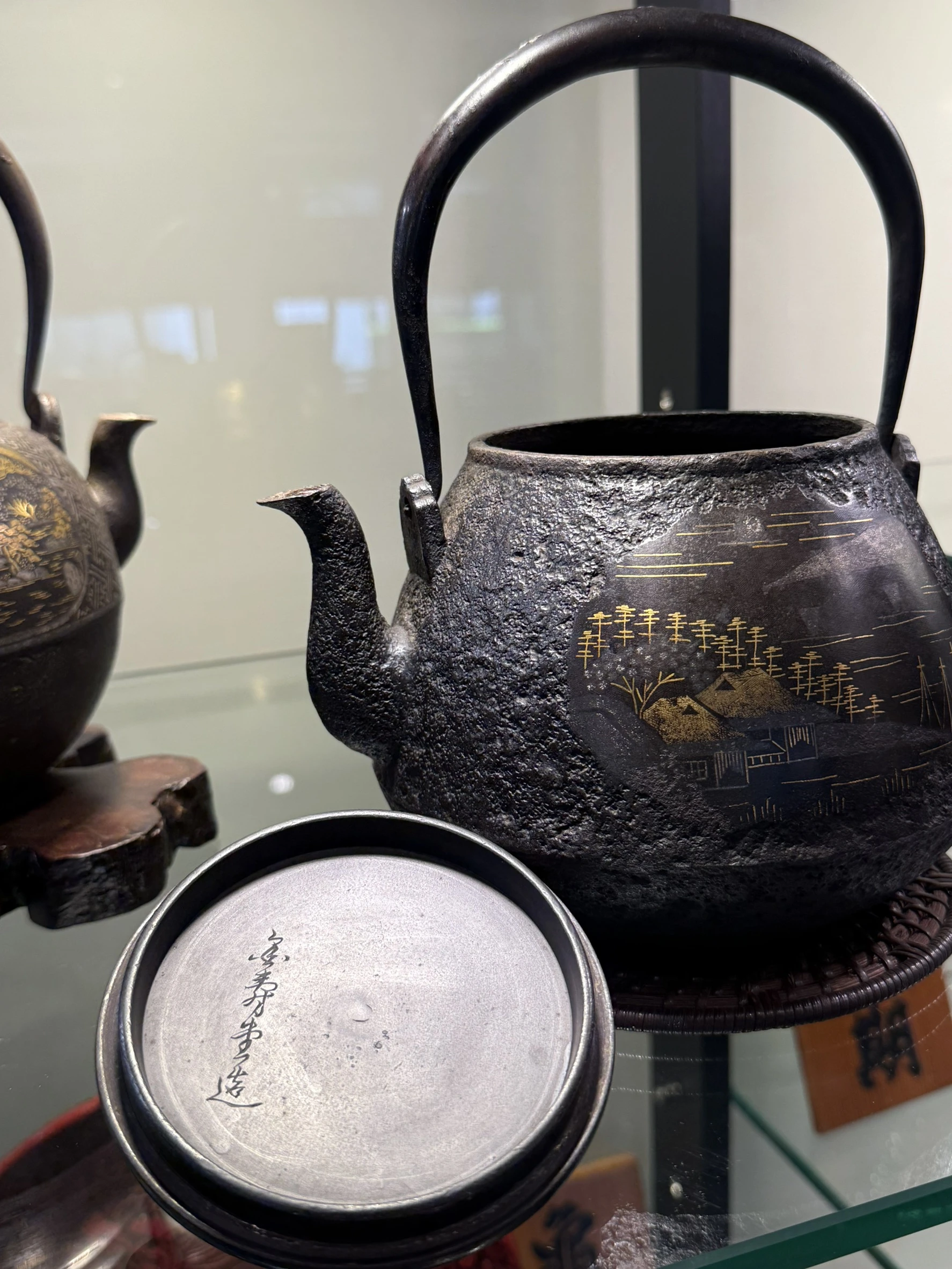 明治時期｜金壽堂 雨宮宗作品｜錯金山水鐵壺
