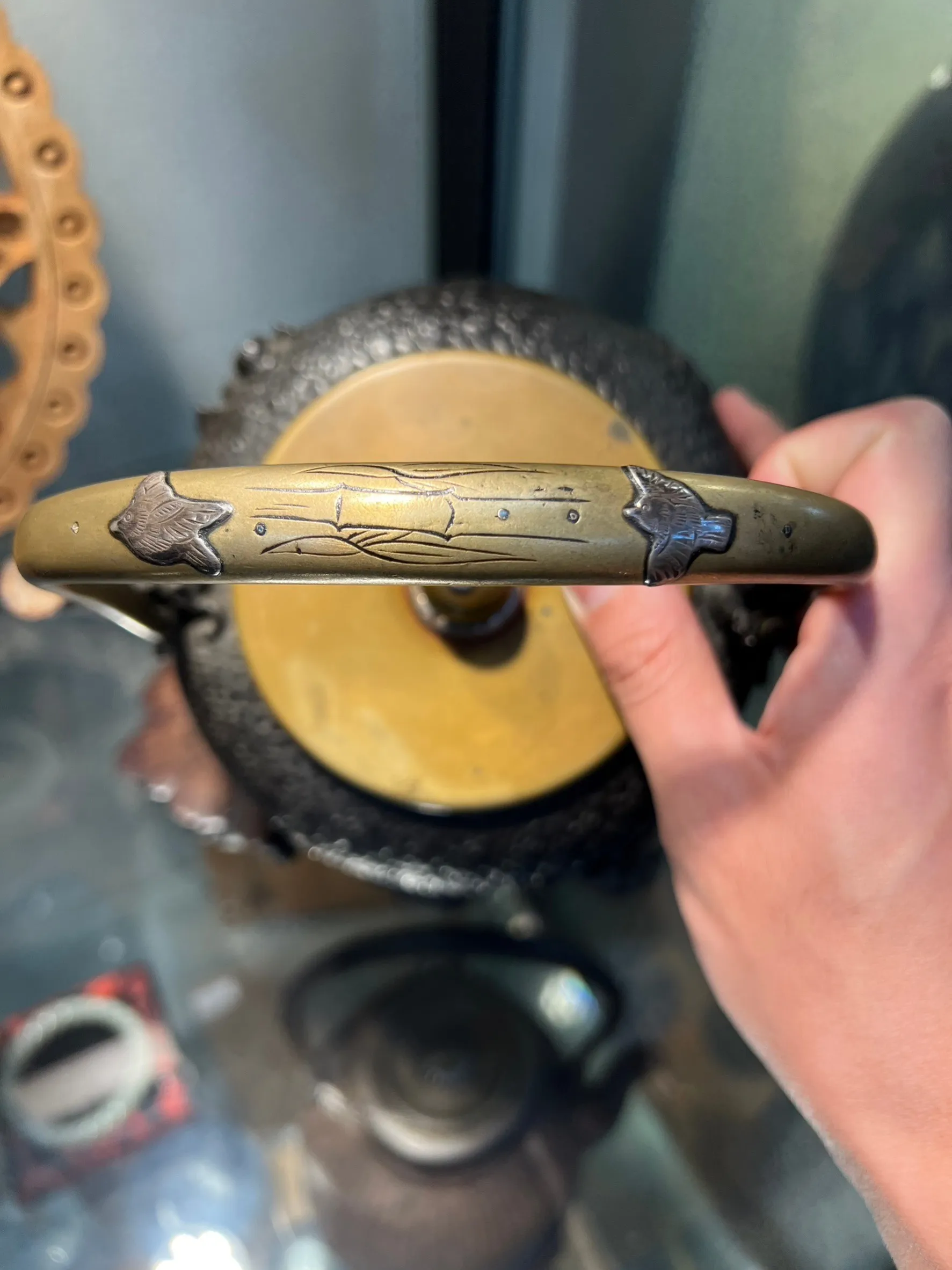 龜文堂寶珠型波千鳥嵌銀老鐵瓶