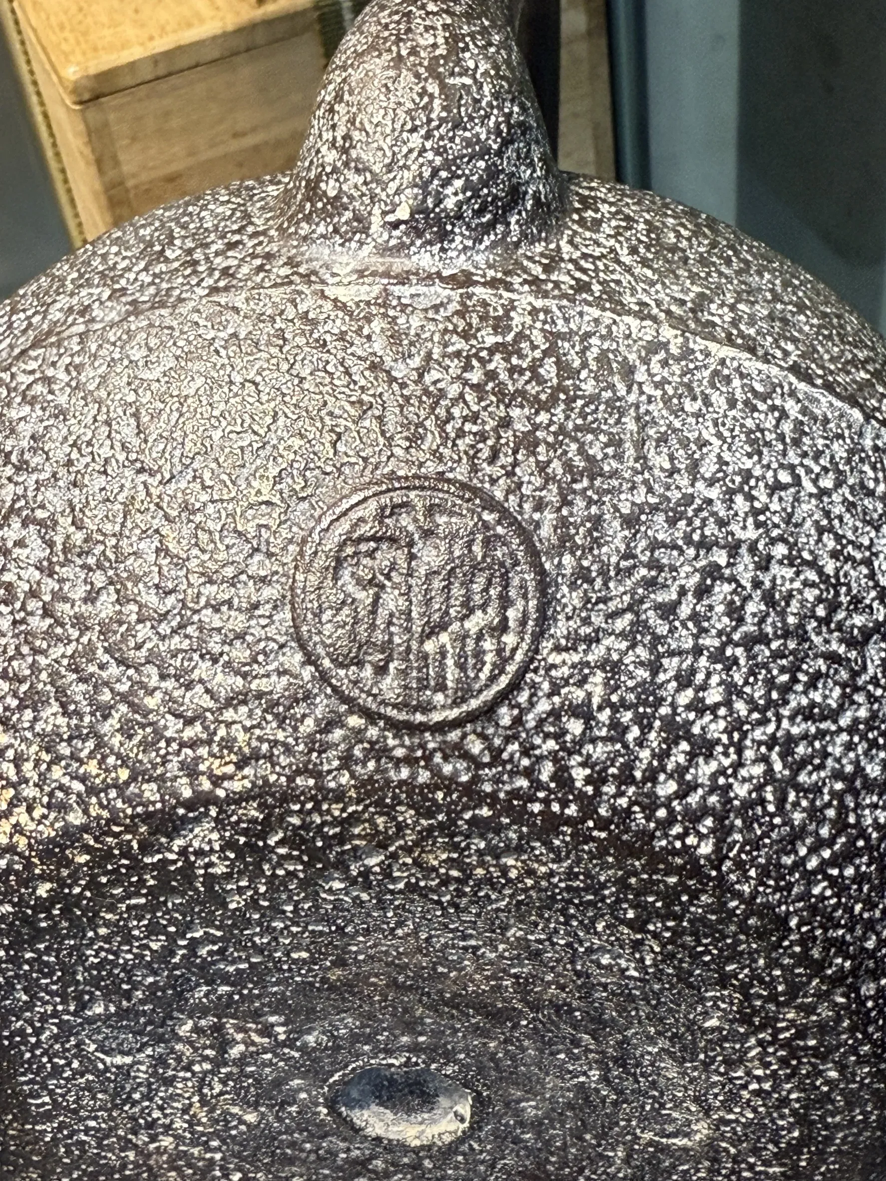 平安時期 金壽堂三代雨宮宗兵衛造 平丸型六角鐵蓋老鐵瓶