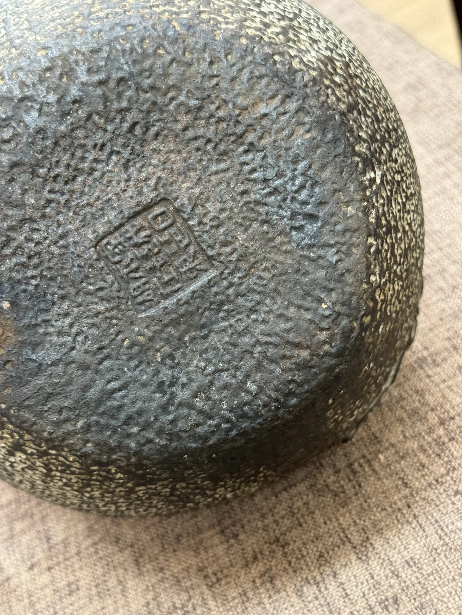 龜文堂 明治期 大白肌訂製款波千鳥鐵瓶