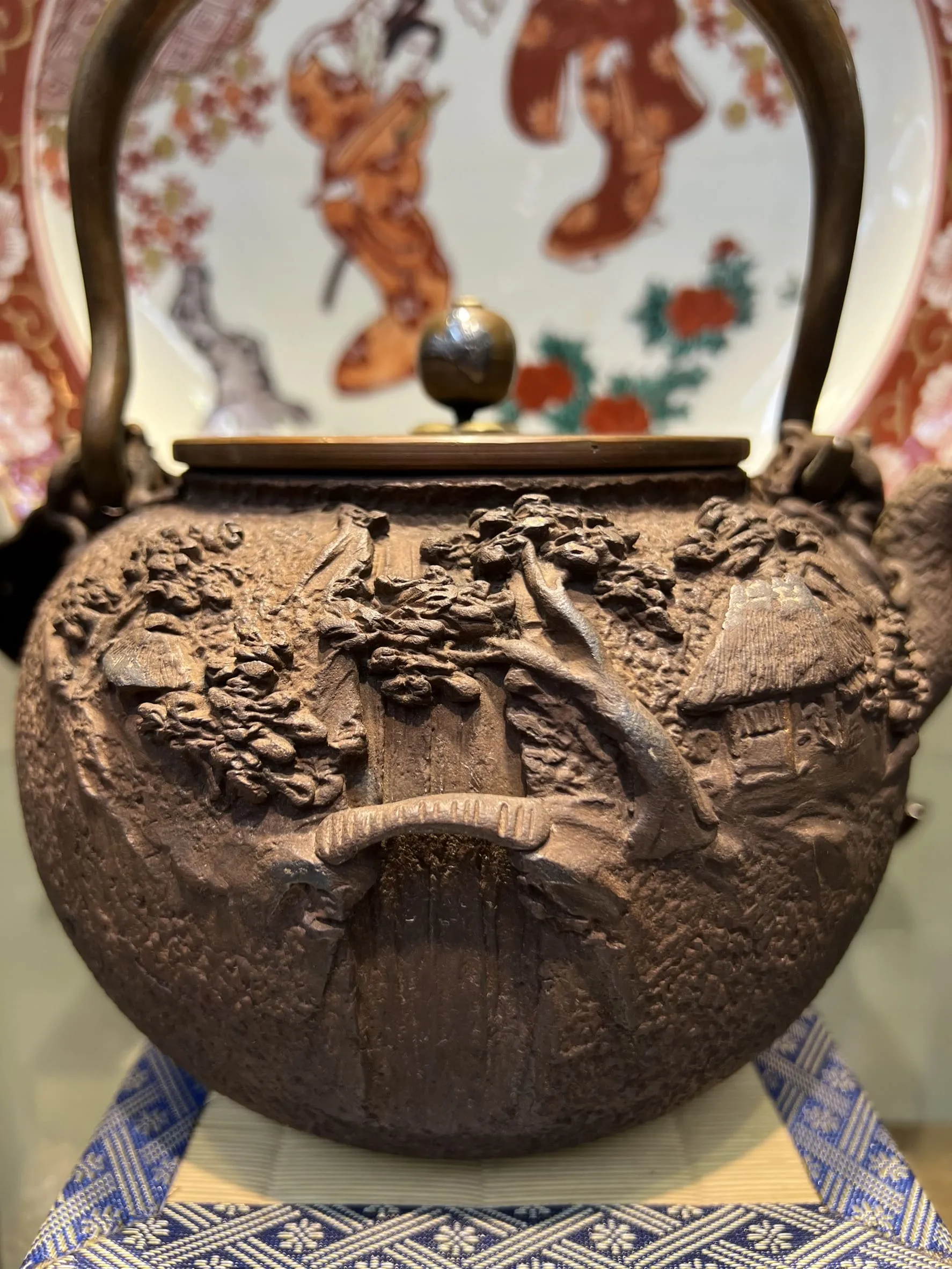 龜文堂造 鎏金銀月夜山景樓閣瀑布 老鐵瓶