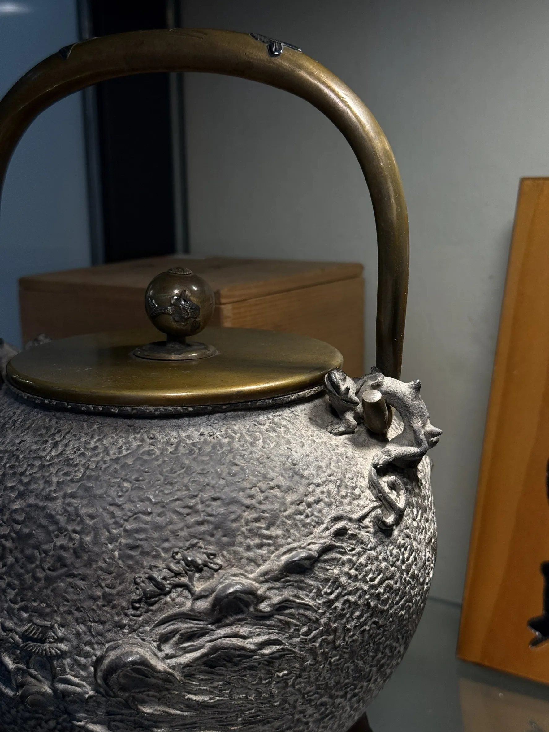 明治末期 龜文堂 白肌紋 湖畔樓閣山水波千鳥