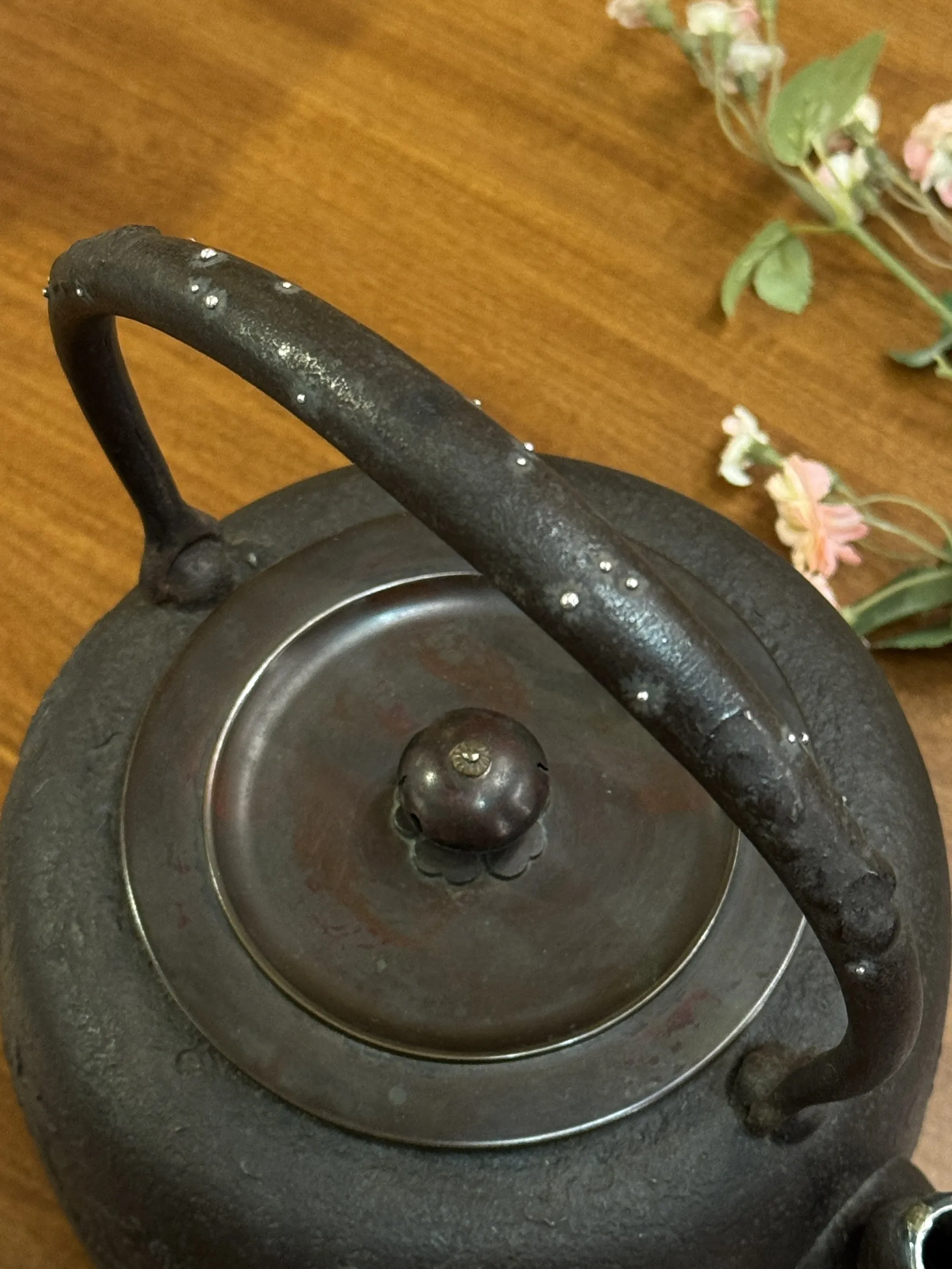 正壽堂作 唐獅子嵌銀眼 嵌銀把銀口 鐵壺