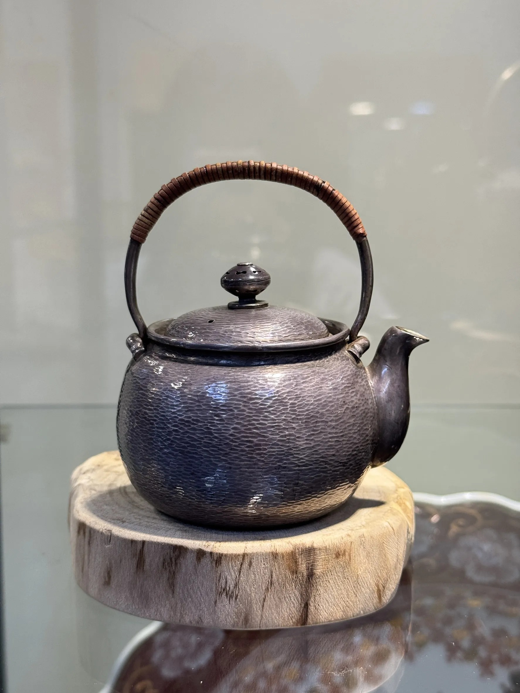 提樑型槌目 燻紫純銀急須