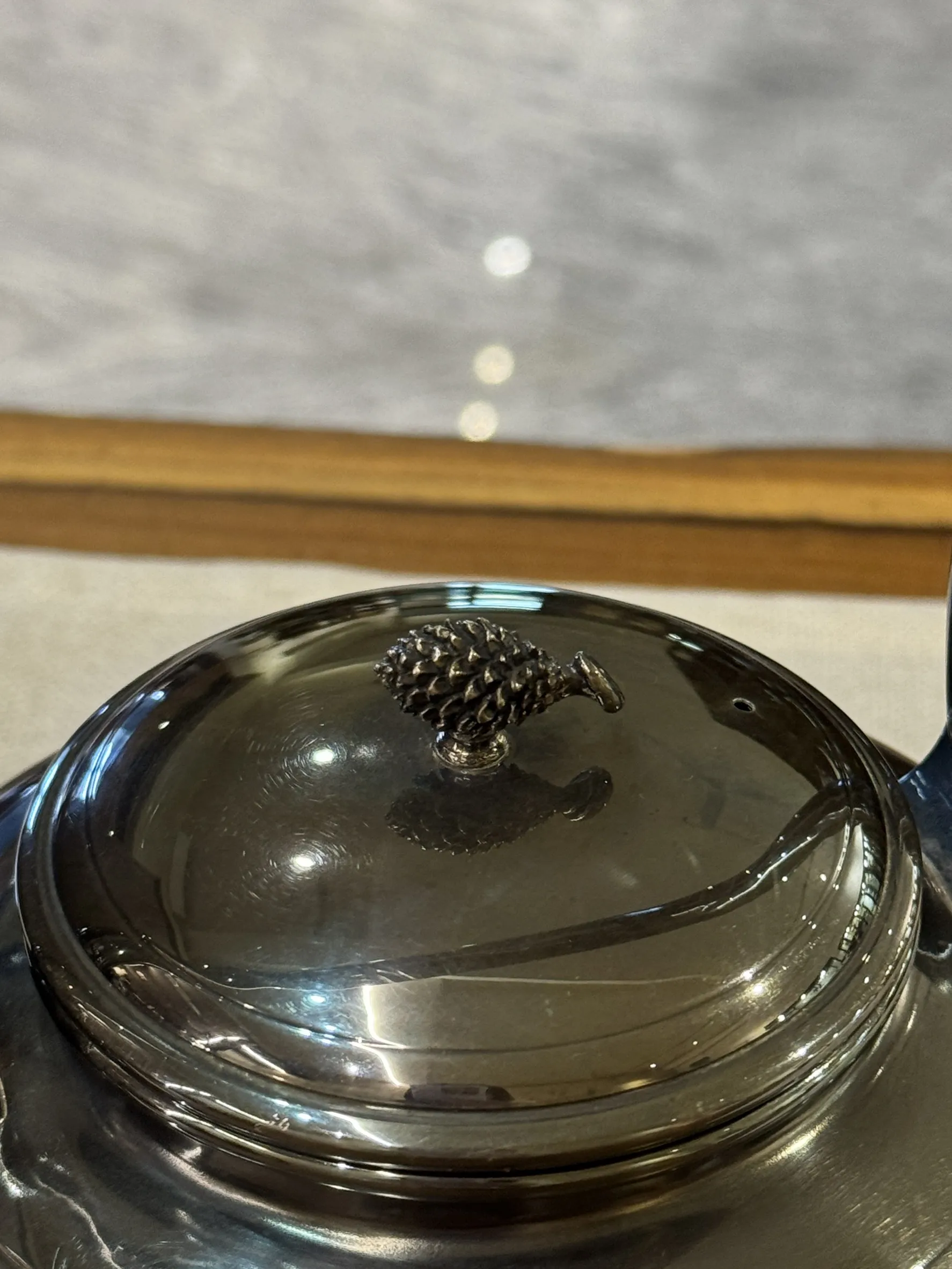 獸口雕花鳥 毬果摘 純銀湯沸