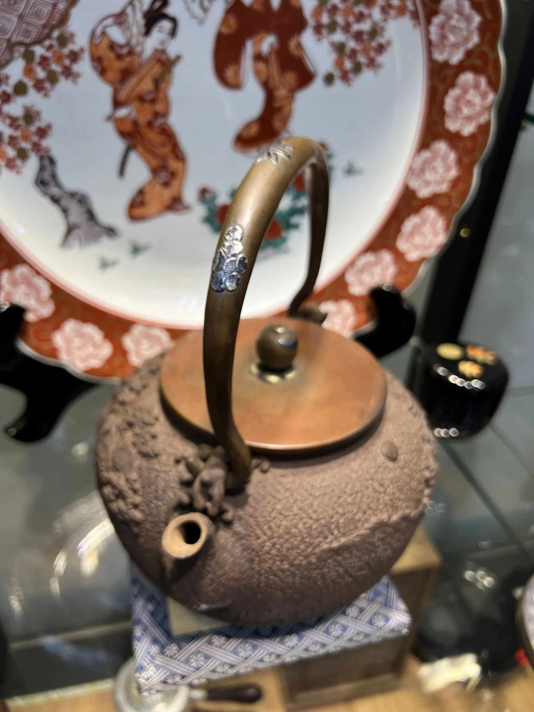 龜文堂造 鎏金銀月夜山景樓閣瀑布 老鐵瓶