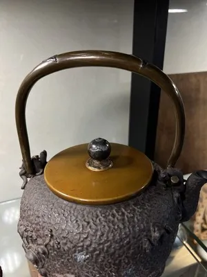 龜文堂造 家戌款 寶珠型銀象嵌波千鳥紋