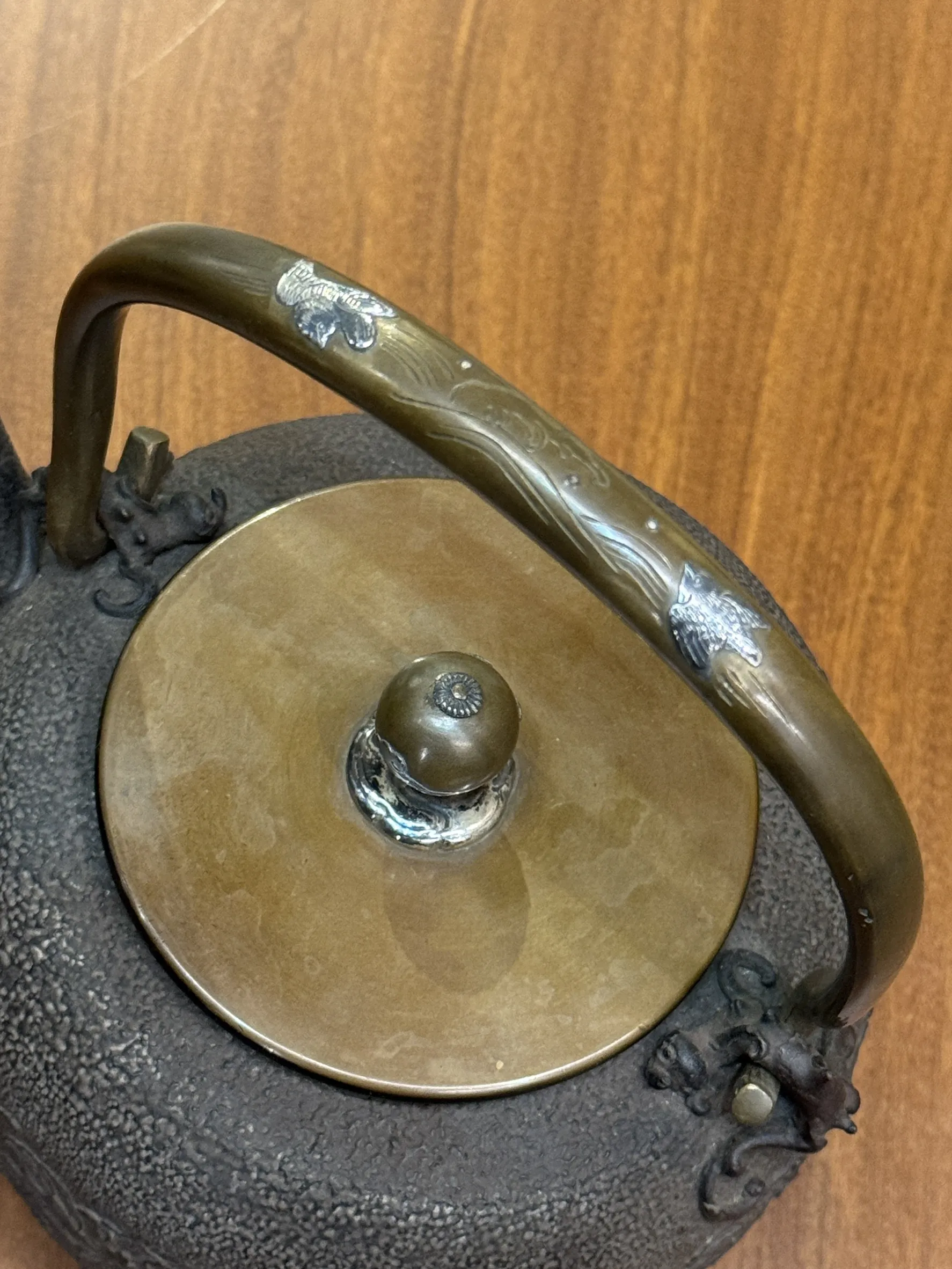 龜文堂 平丸形鳳凰桐葉紋 老鐵壺