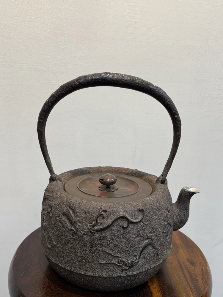 道安形雲龍銀眼 銀把銀口鐵瓶