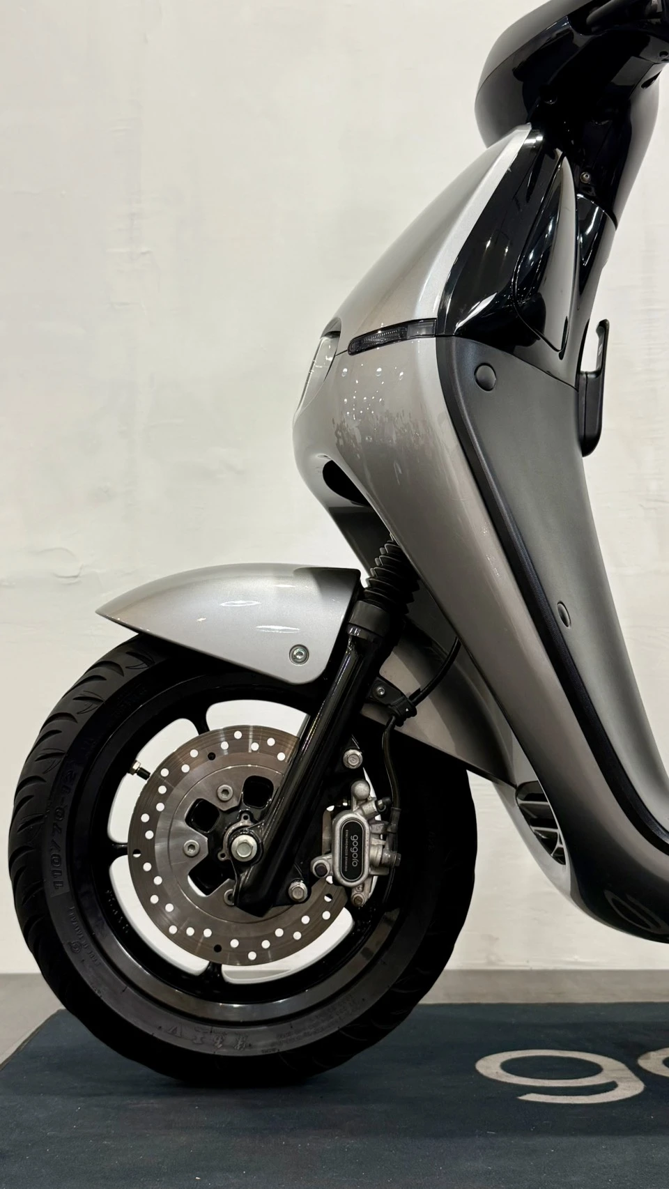 Gogoro Premium 晶礦銀