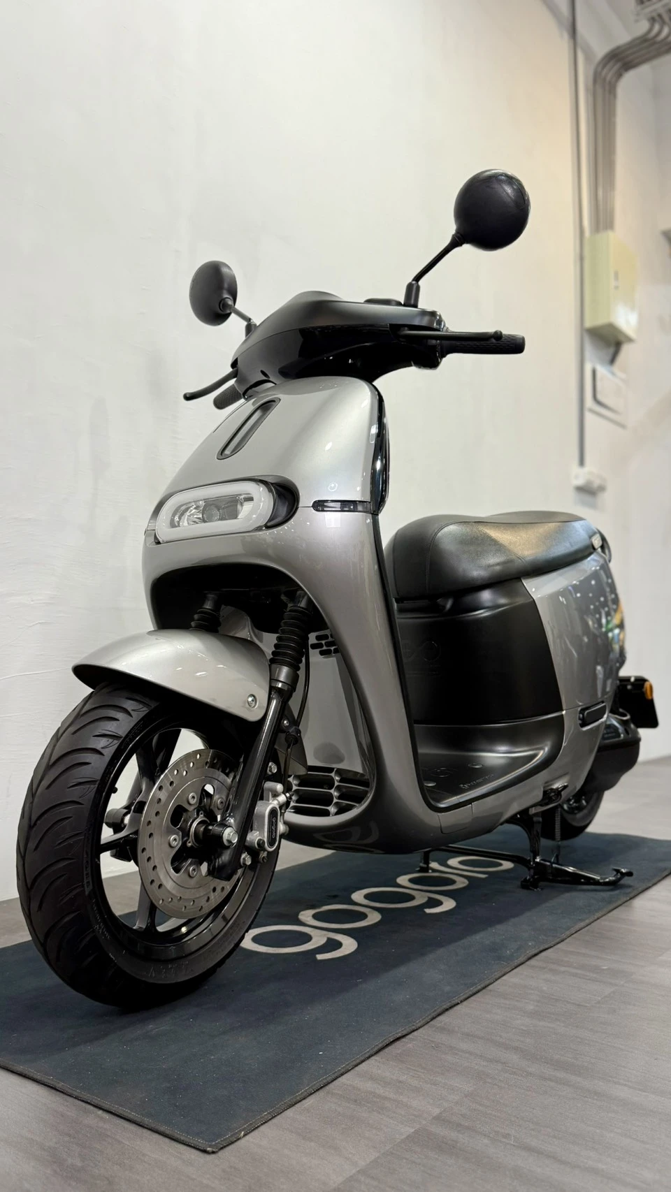 Gogoro Premium 晶礦銀