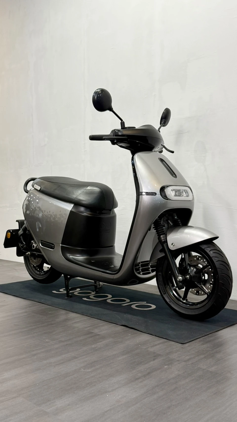Gogoro Premium 晶礦銀