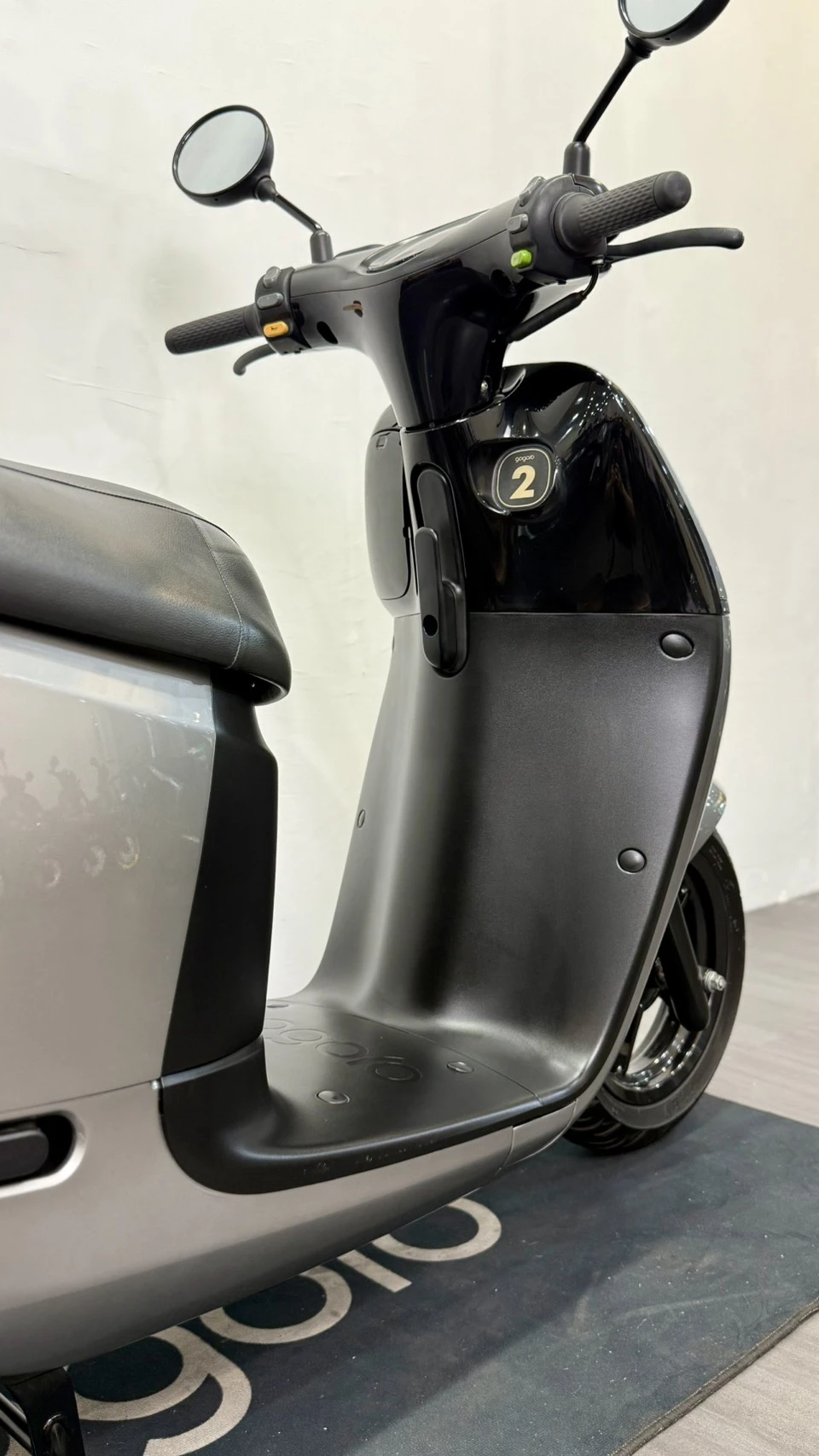 Gogoro Premium 晶礦銀
