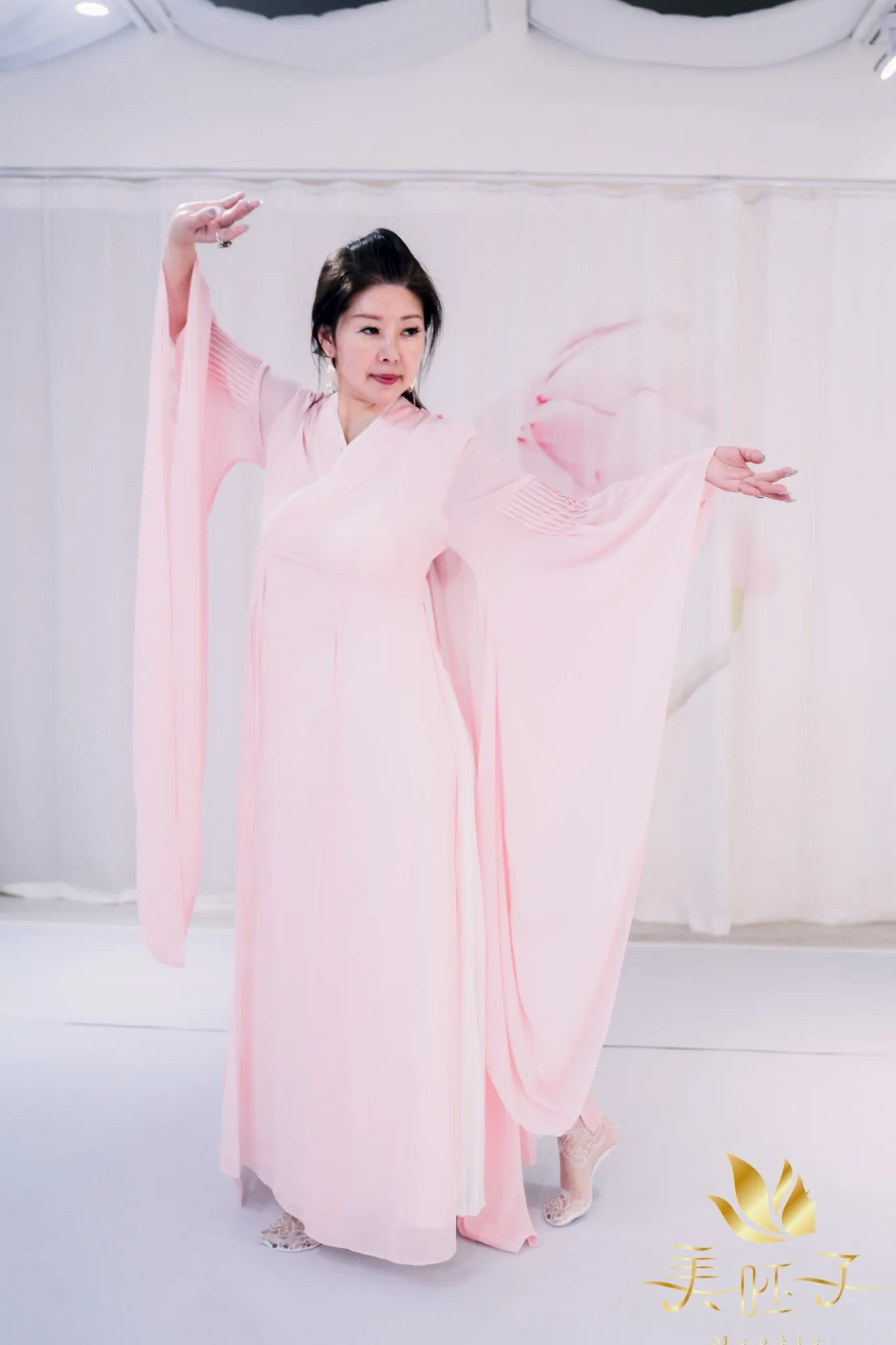 漢服領雙色禪服 -白+粉