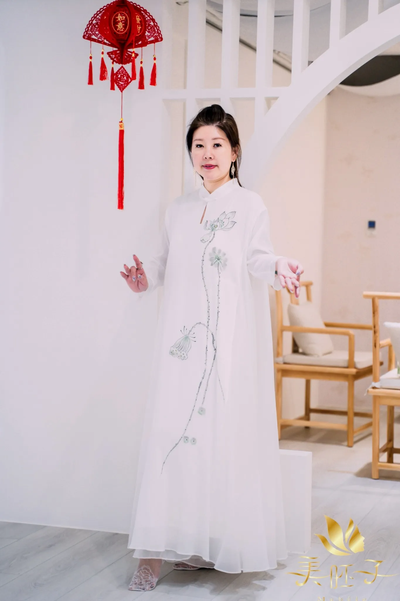 盤扣手繪新中式服 -白