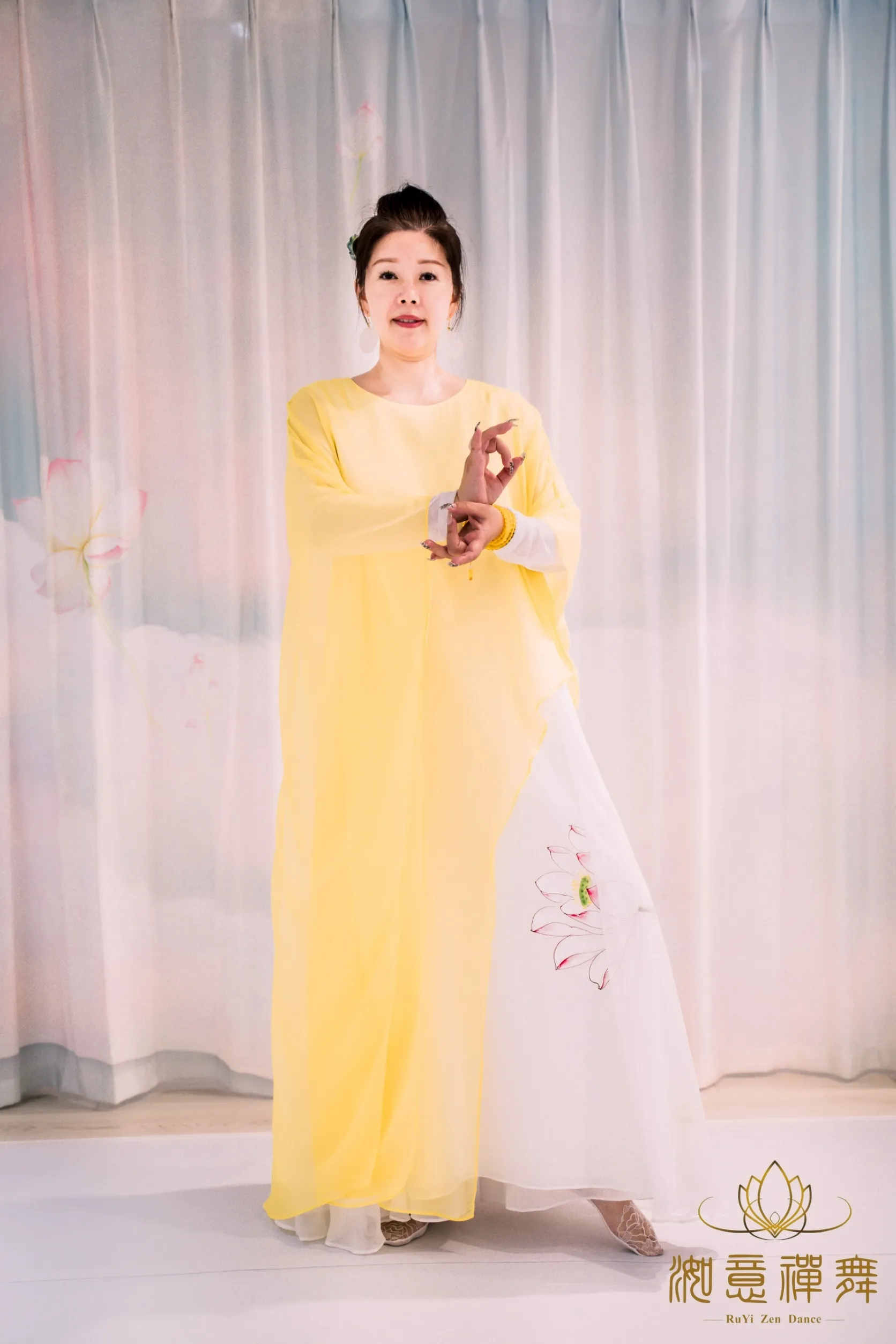 中階班禪服