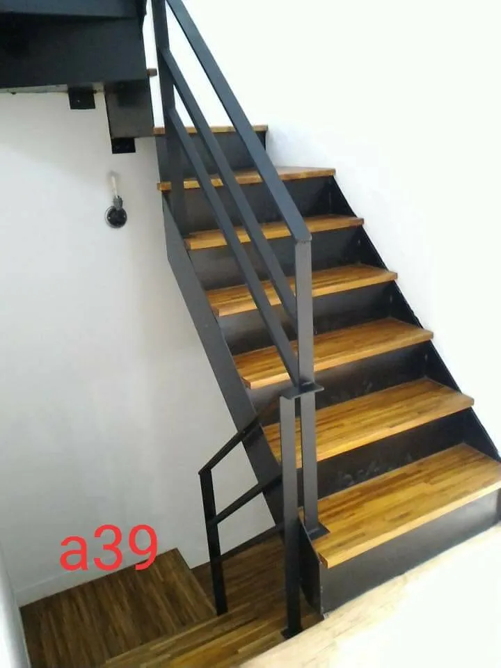 龍骨梯+玻璃扶手