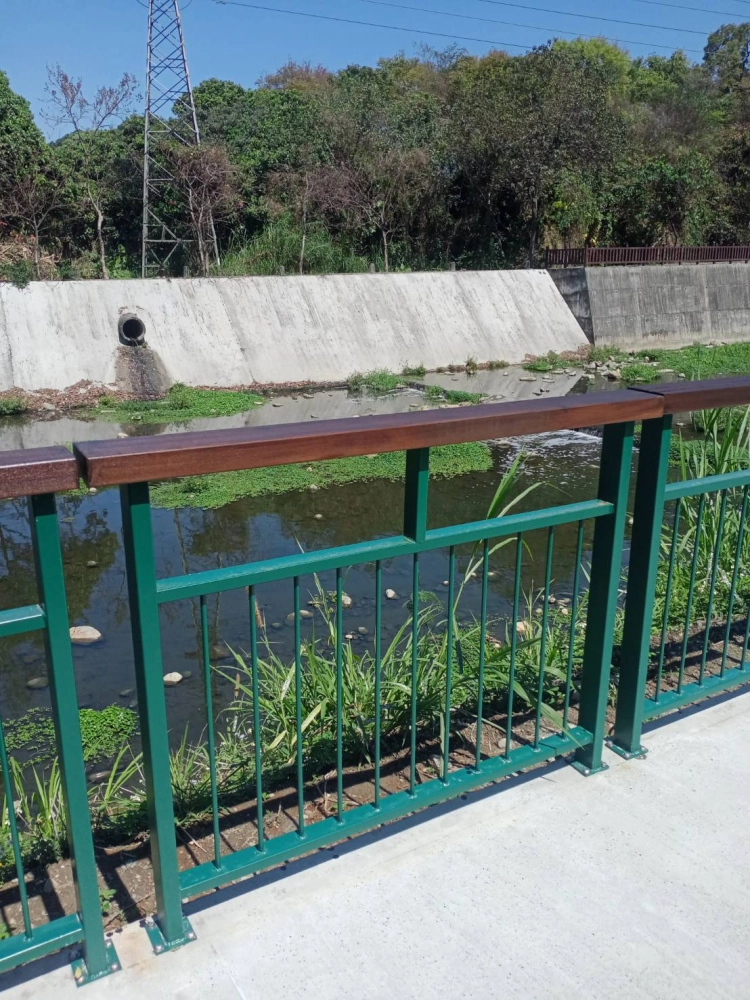 玻璃欄桿隔柵工程