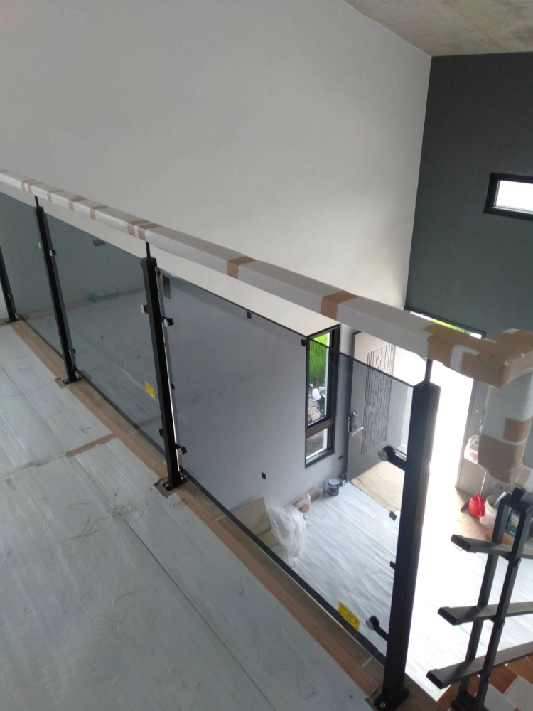 玻璃欄桿隔柵工程