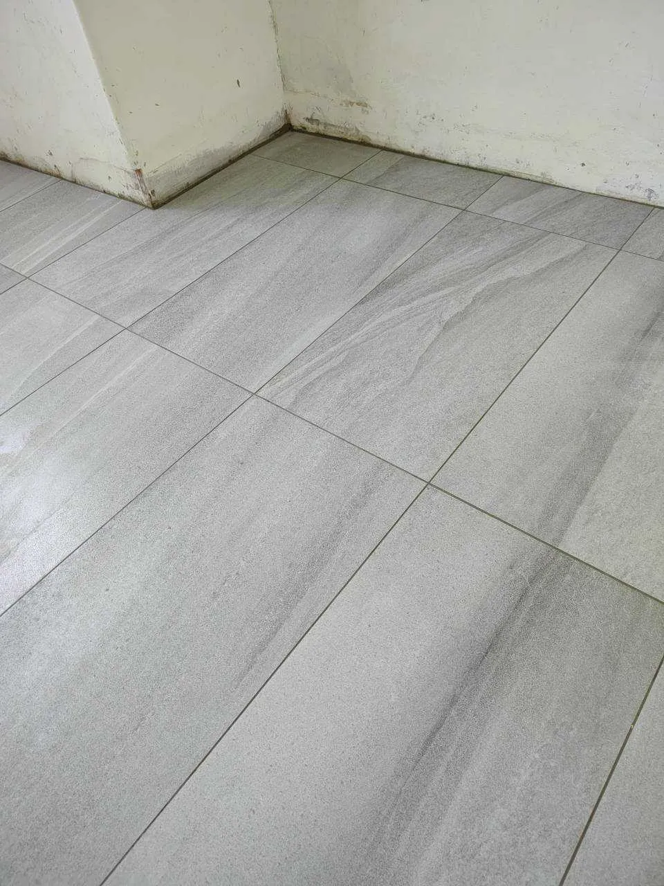 新北市淡水 住宅房間磁磚拆除。重新打底。防潮。磁磚鋪設 淡水磁磚工程  磁磚施工 淡水防水工程