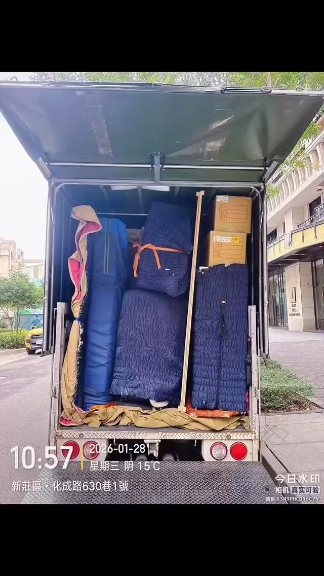 陪您走過遷徙的每一哩路。 周帥專業搬家，最懂您的惜物之心。 #周帥專業搬家 #健身男孩 #家庭垃圾清運｜桃園搬家