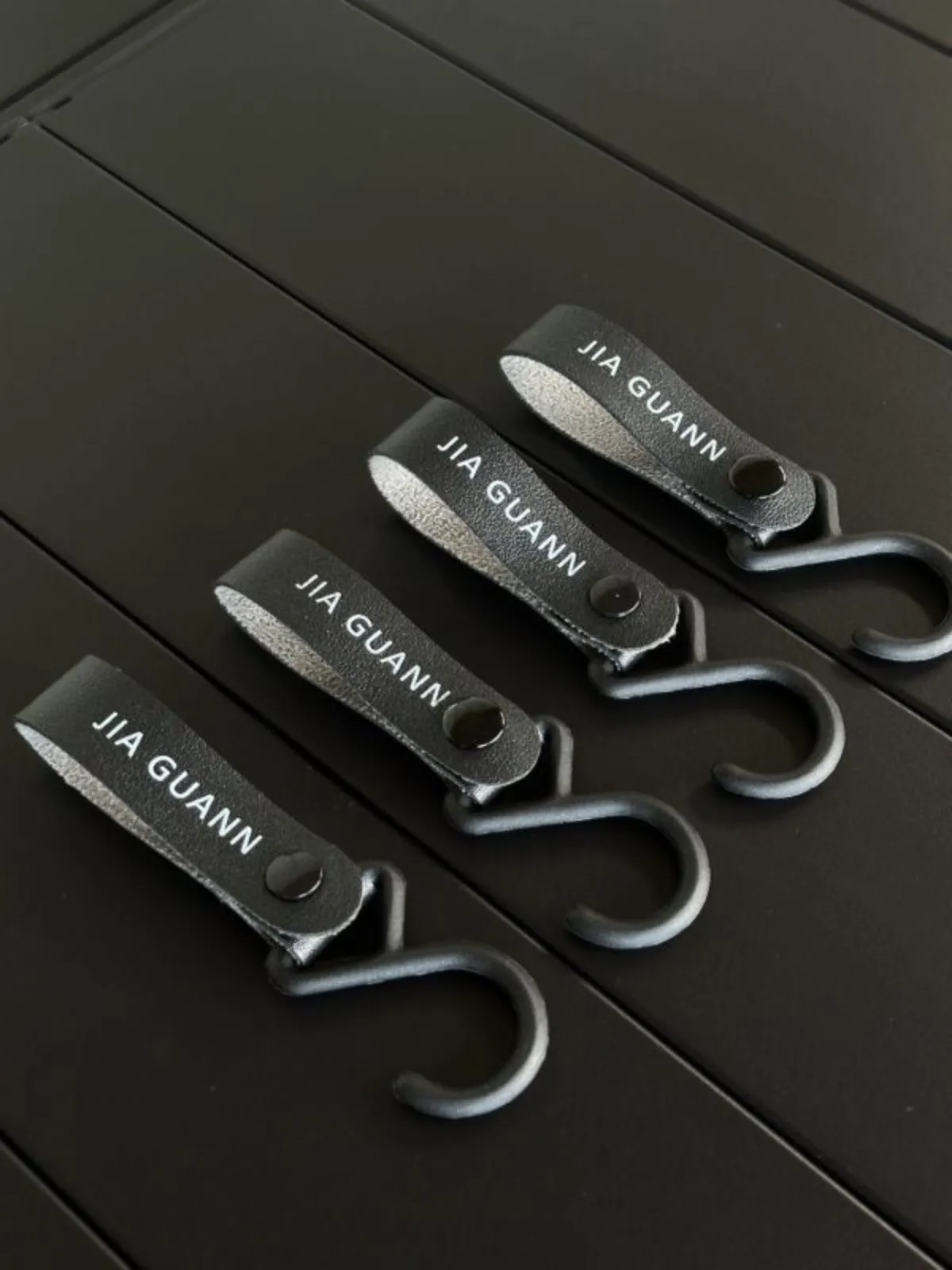 皮革扣環掛勾(4入)-黑