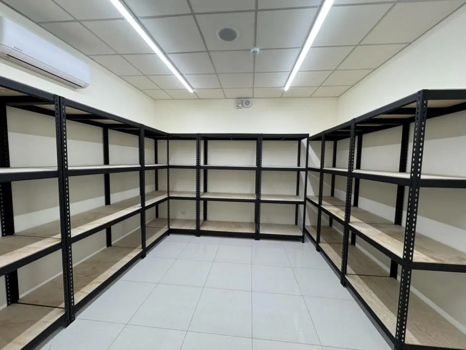 連鎖寵物店儲物使用哪種收納架？｜角鋼架工廠｜台中角鋼架工廠