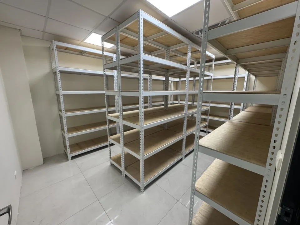 南投縣魚池鄉天帝教鐳力阿道場.儲物間置物