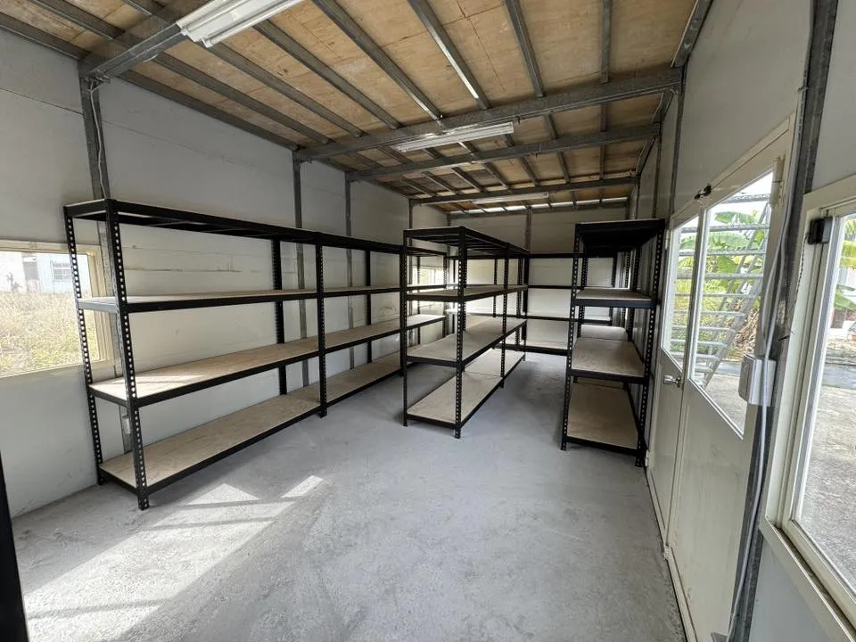 台中神岡區..建設公司儲物間