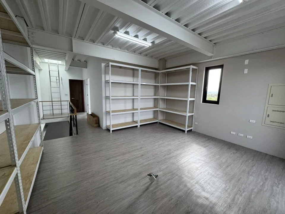 台中市南屯區.建設公司儲物間置物用