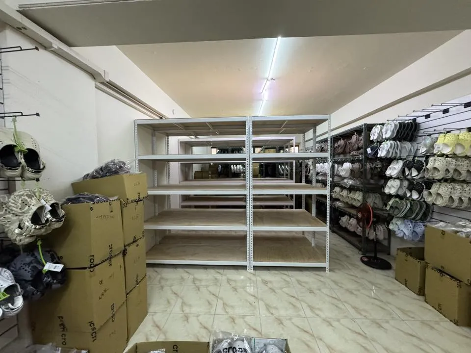 台中逢甲Crocs倉庫