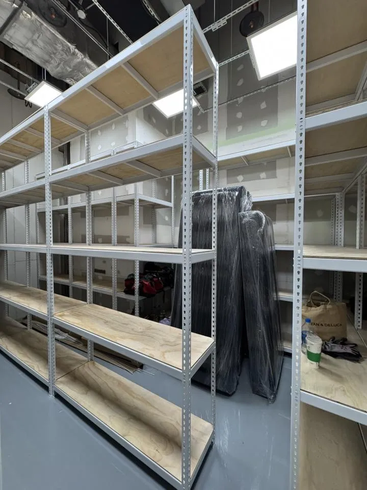 onitsuka tiger 台北 微風南山