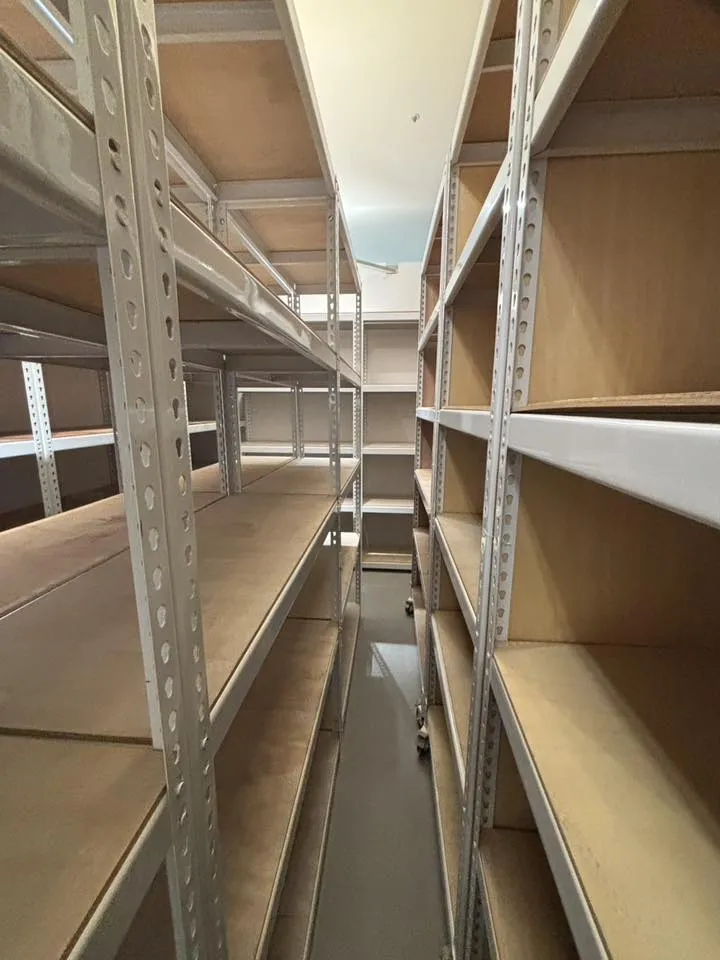 台中漢神洲際購物中心PUMA專櫃倉庫