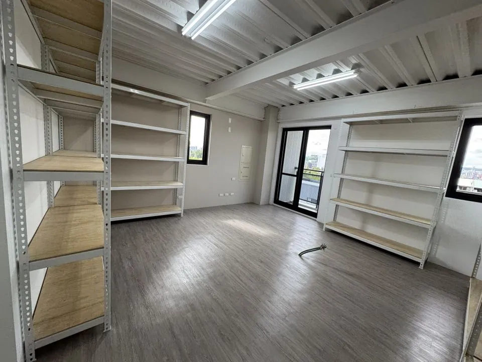 台中市南屯區.建設公司儲物間置物用